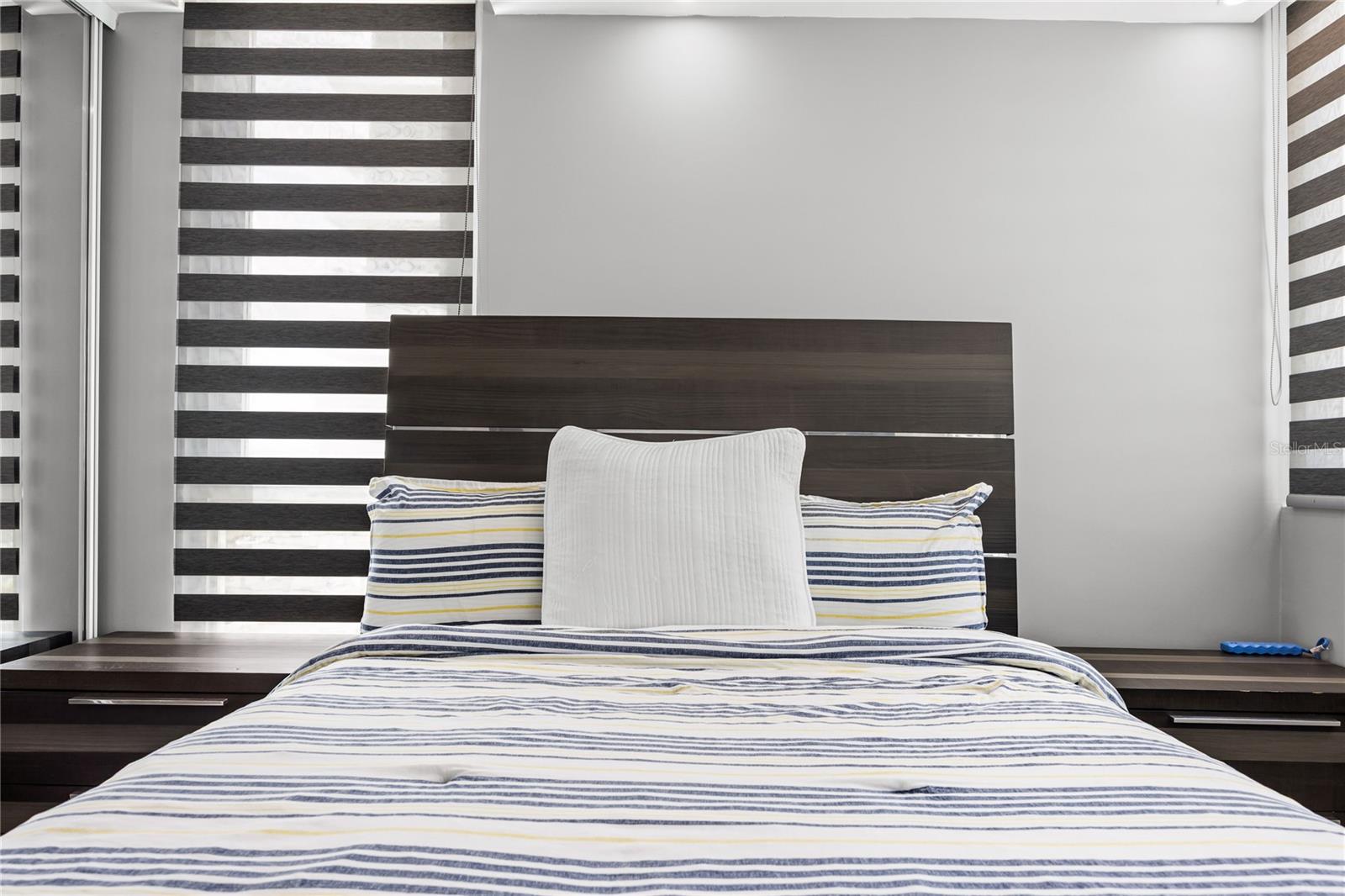 RAQUET CLUB (AKA RACQUET/RAQUET CLUB CONDOMINIUM) - Residential