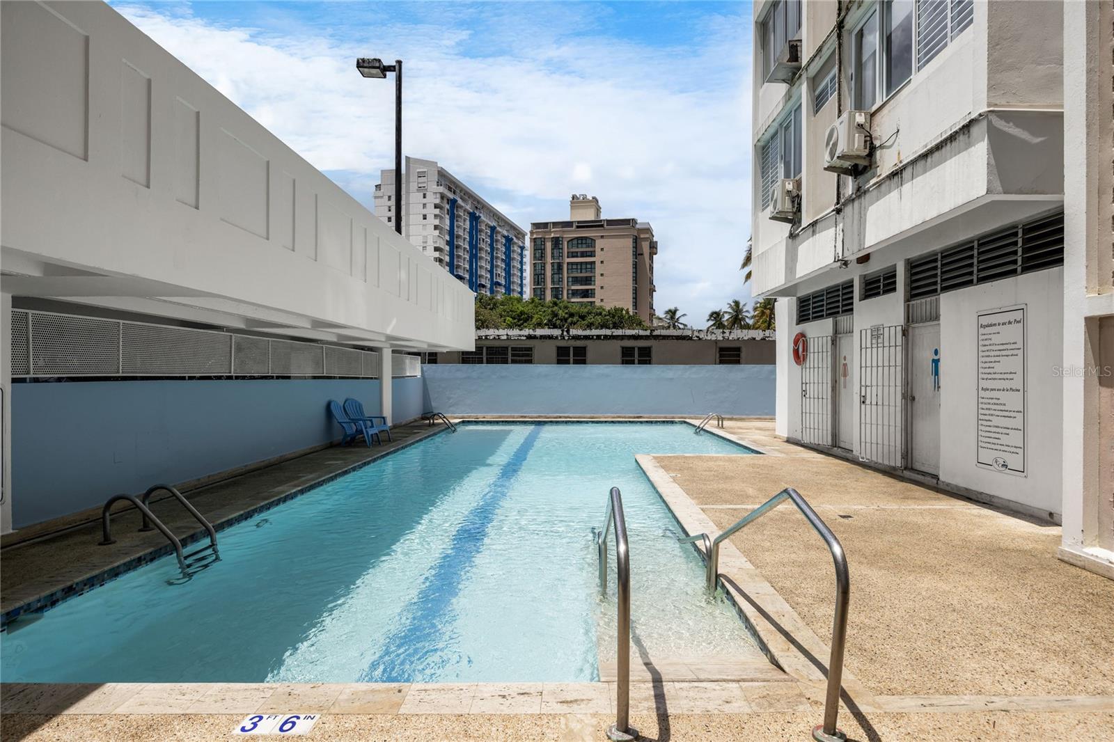 RAQUET CLUB (AKA RACQUET/RAQUET CLUB CONDOMINIUM) - Residential