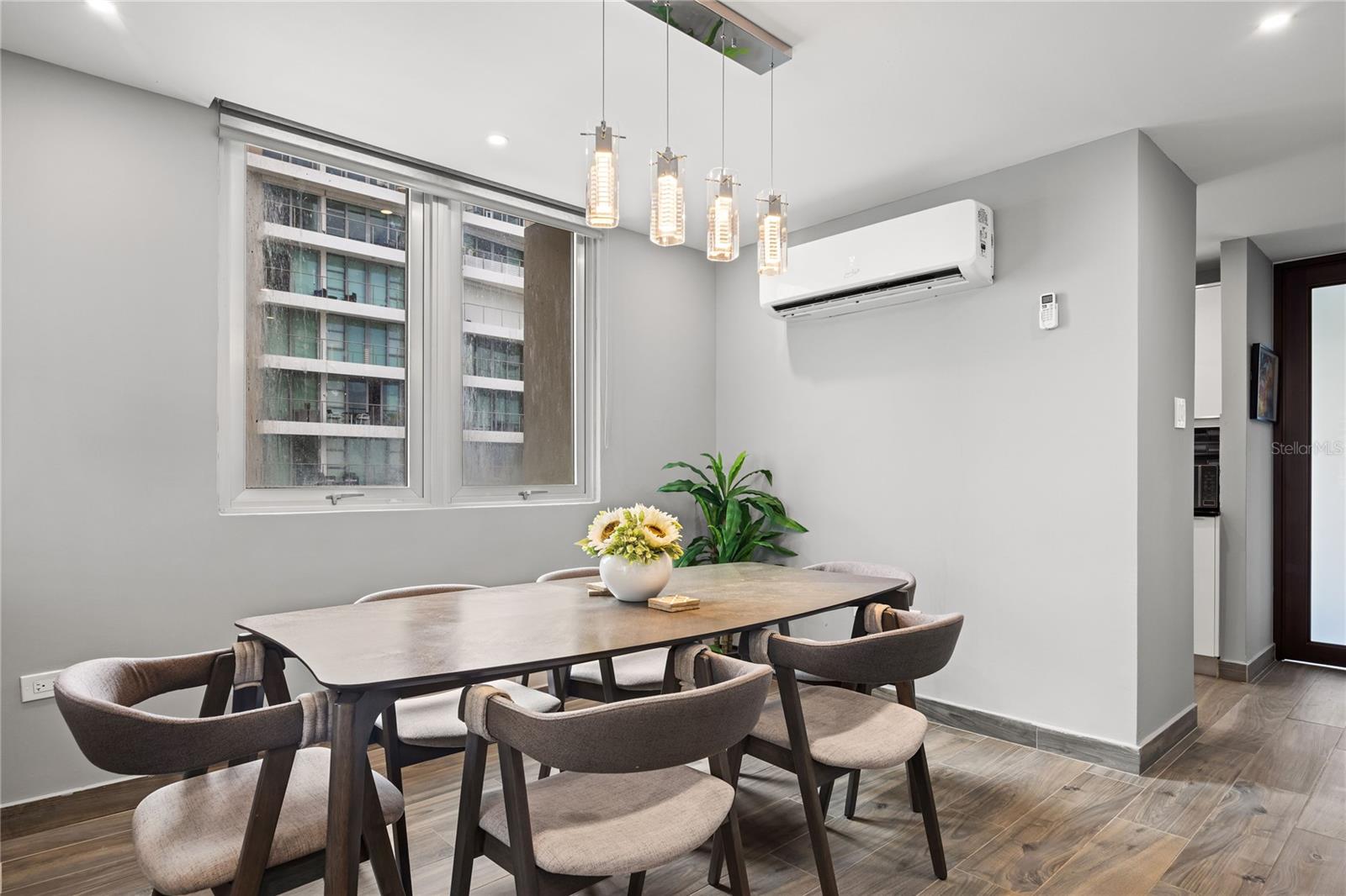 RAQUET CLUB (AKA RACQUET/RAQUET CLUB CONDOMINIUM) - Residential