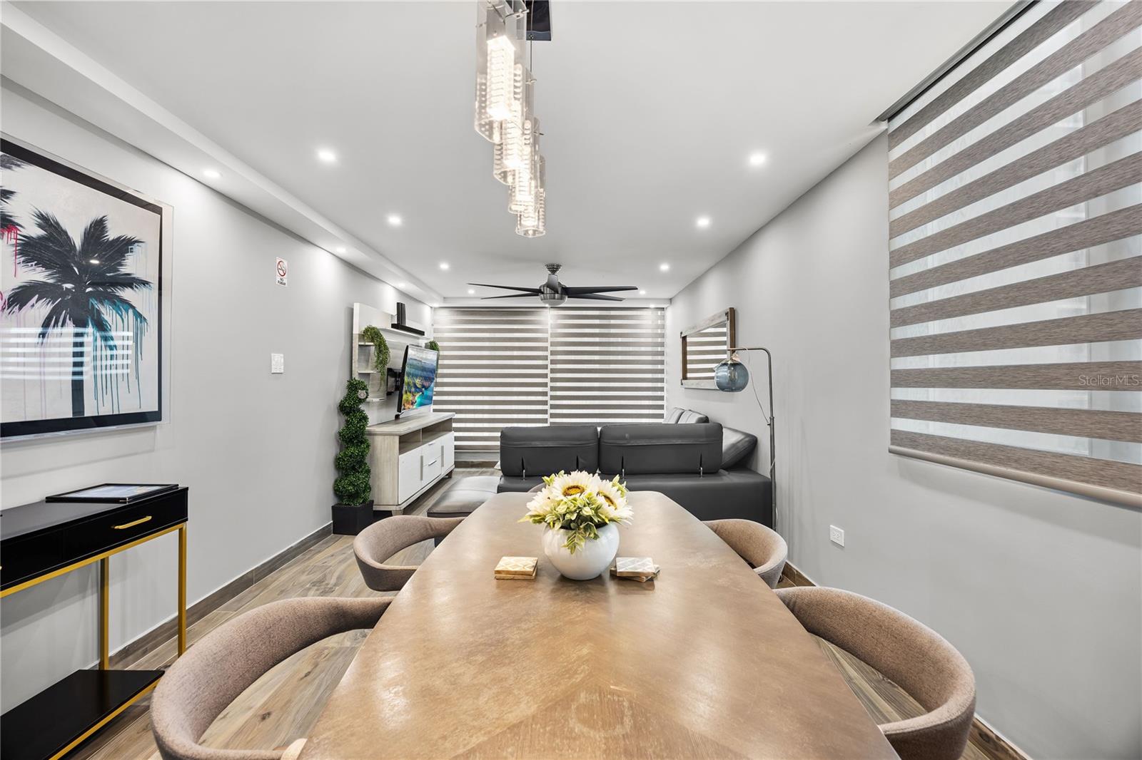 RAQUET CLUB (AKA RACQUET/RAQUET CLUB CONDOMINIUM) - Residential