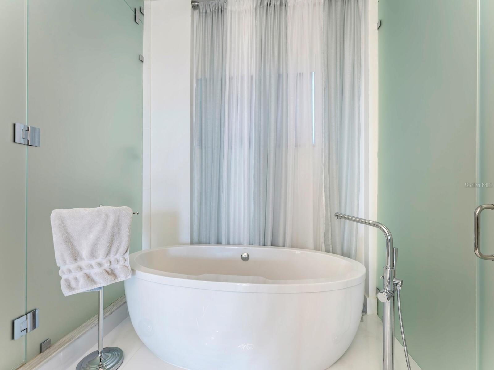 VUE SARASOTA BAY - Residential