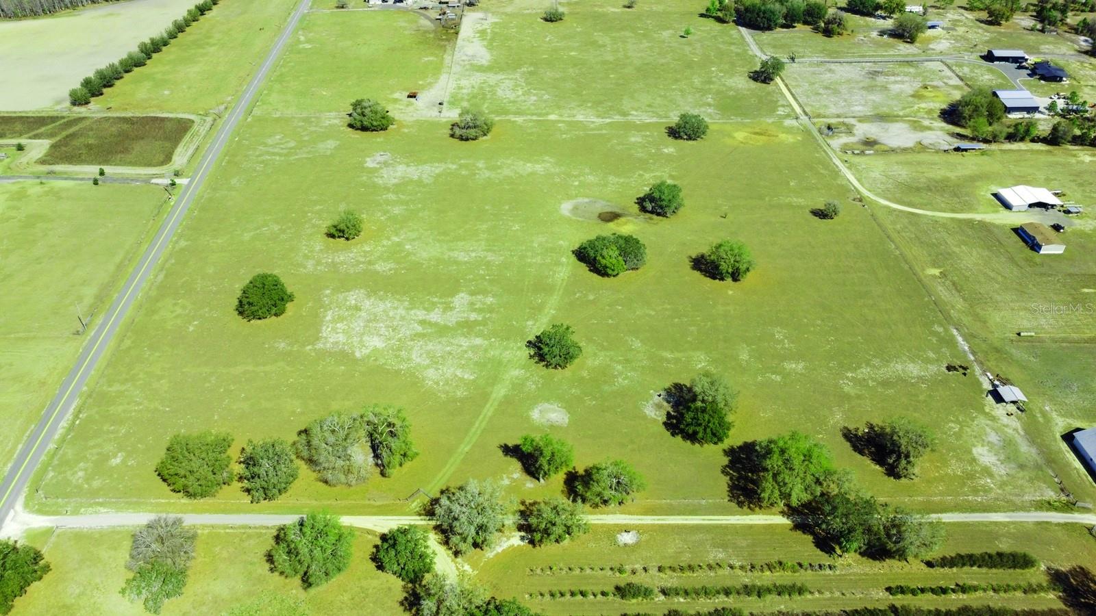 GROVELAND FARMS - Land