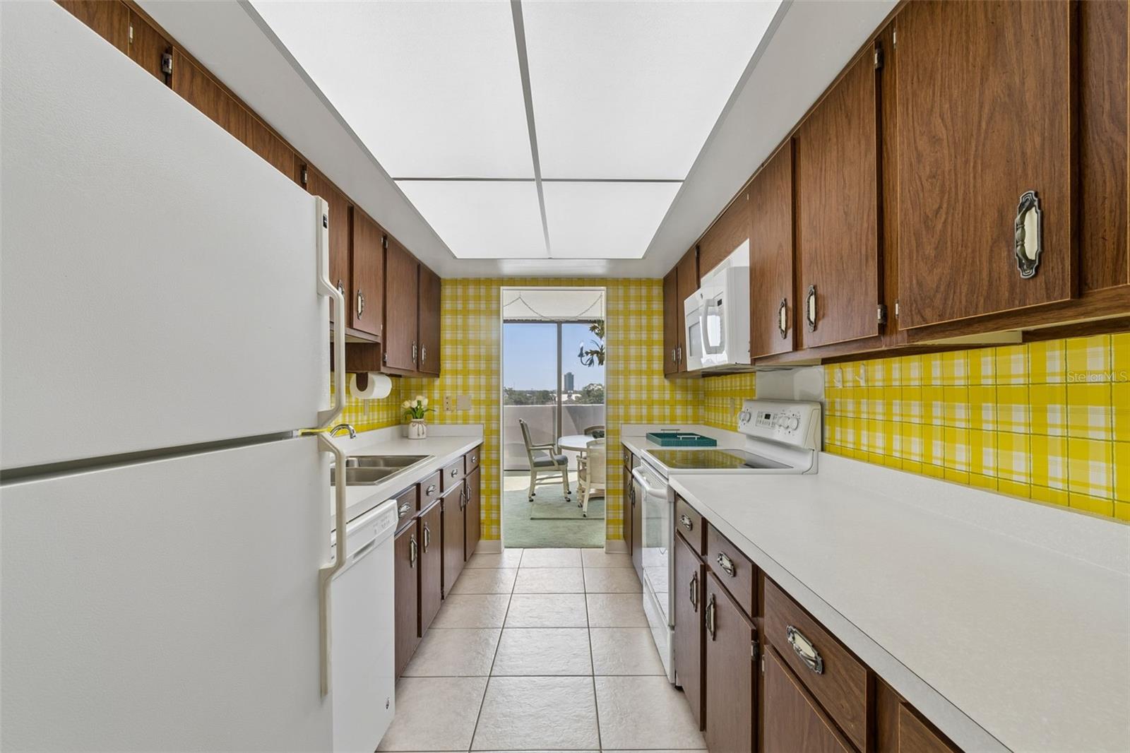 PRELUDE 80 CONDO - Residential