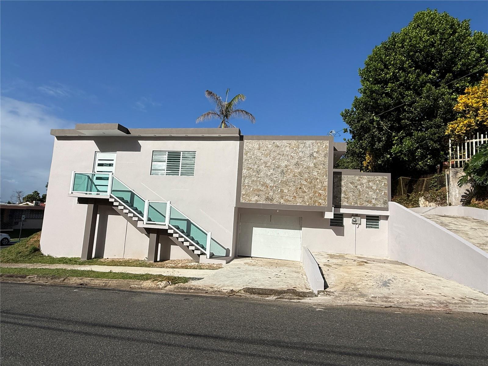 MONTEREY - Residential