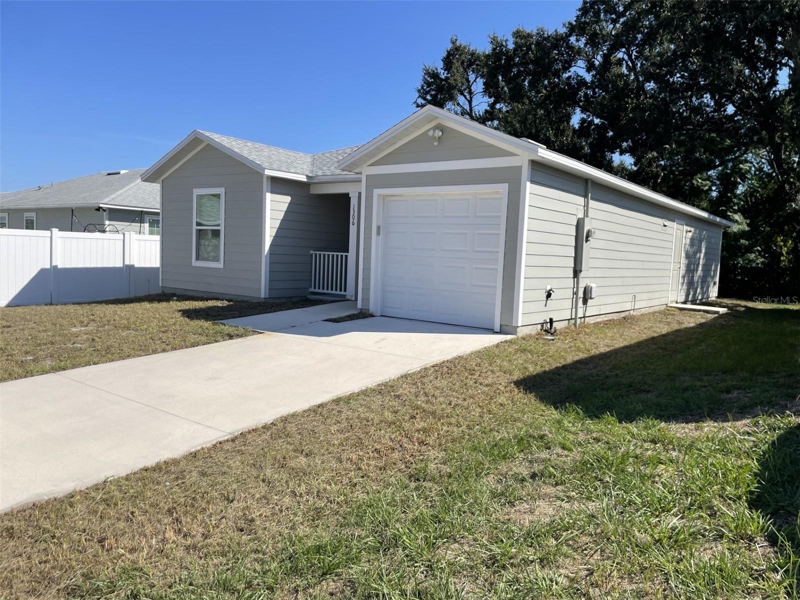 1306 RIDGE POINTE DR.