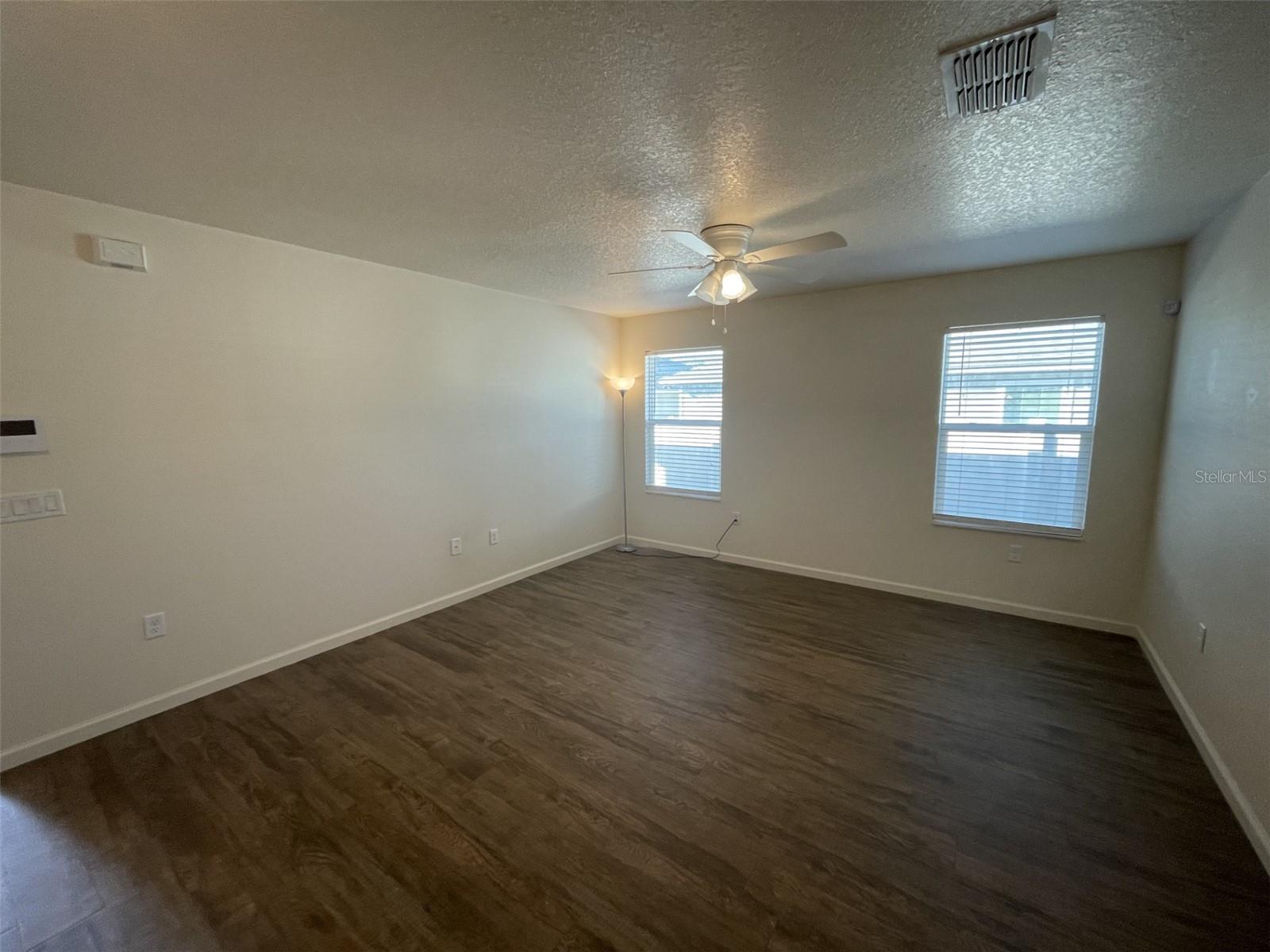 SILVER PINES POINTE - Residential