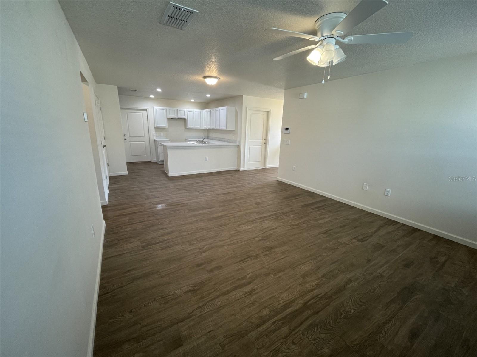 SILVER PINES POINTE - Residential