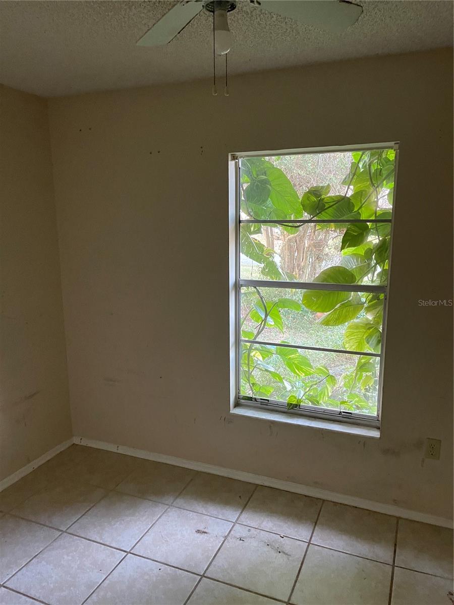 LADY LAKE APRIL HILLS - Residential