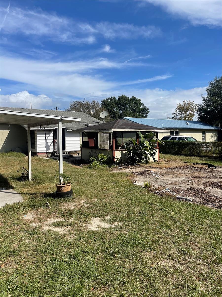 LADY LAKE APRIL HILLS - Residential