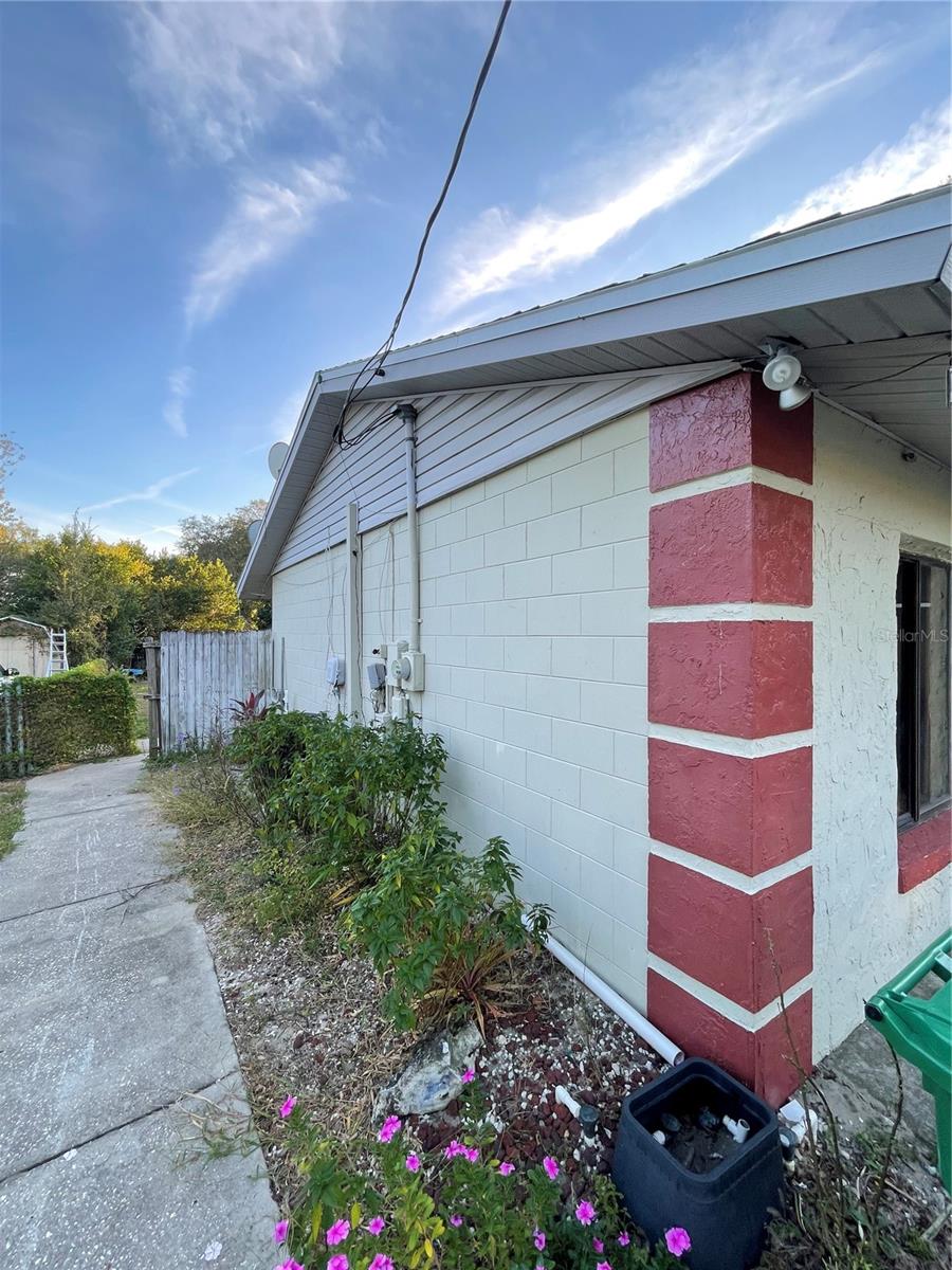 LADY LAKE APRIL HILLS - Residential