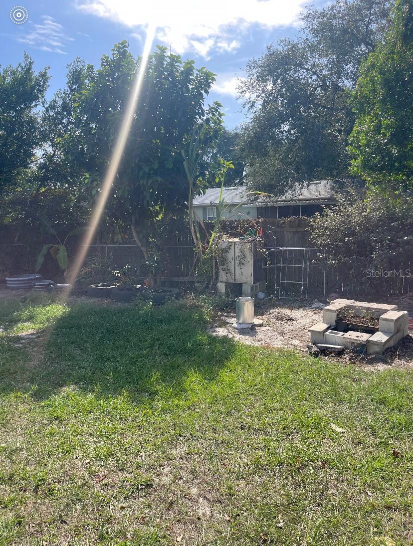 LADY LAKE APRIL HILLS - Residential