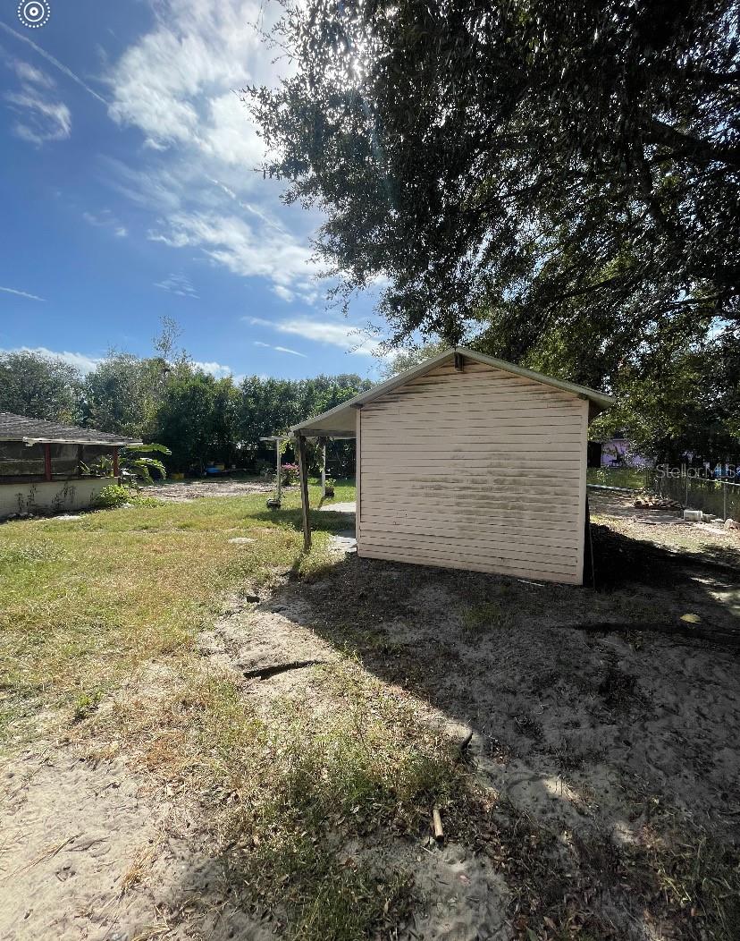 LADY LAKE APRIL HILLS - Residential