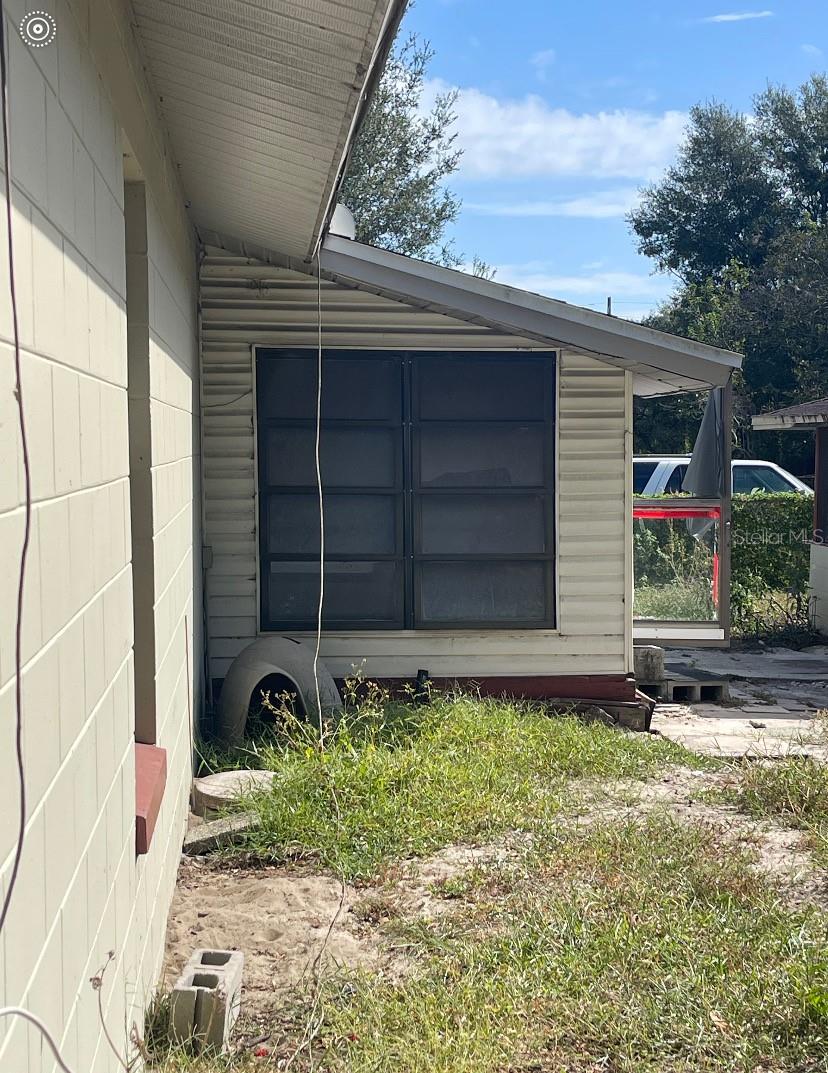 LADY LAKE APRIL HILLS - Residential