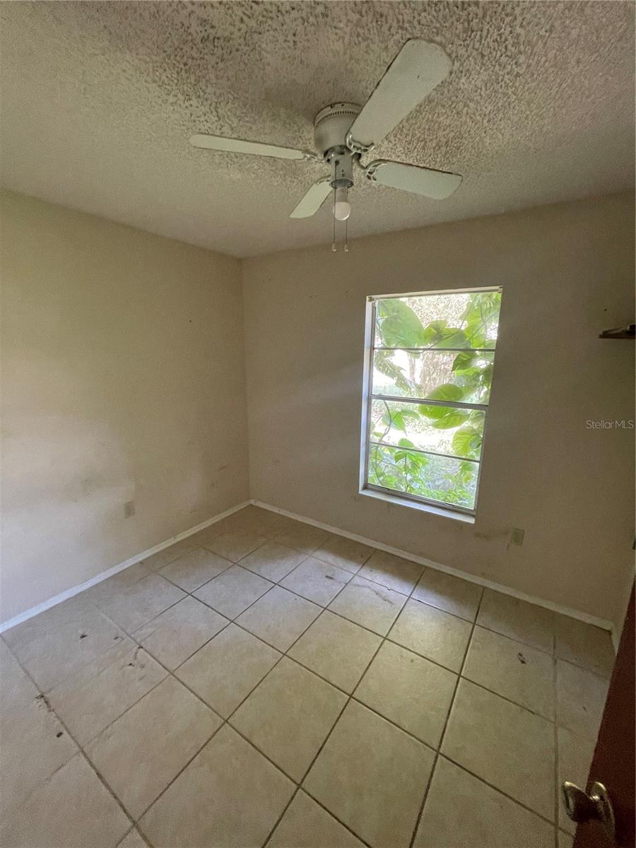 LADY LAKE APRIL HILLS - Residential