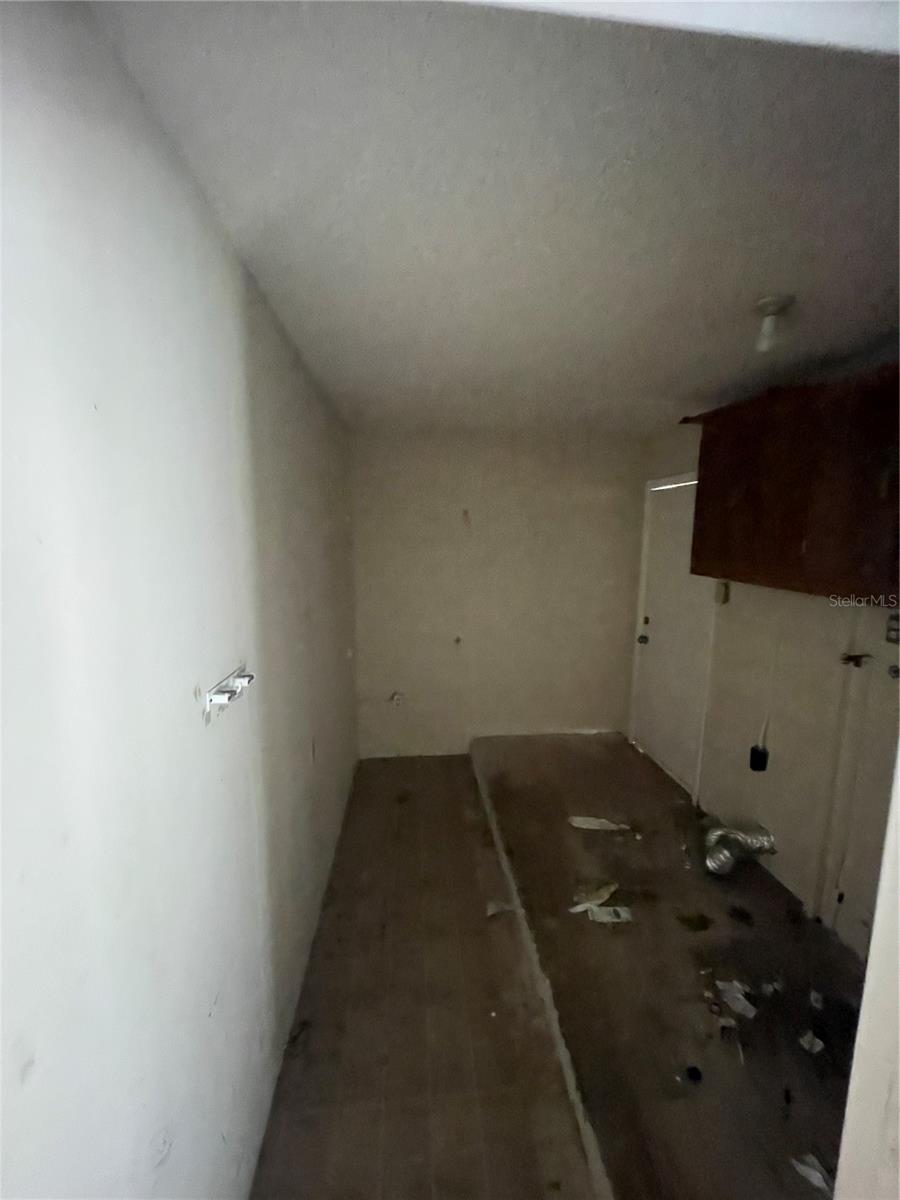 LADY LAKE APRIL HILLS - Residential