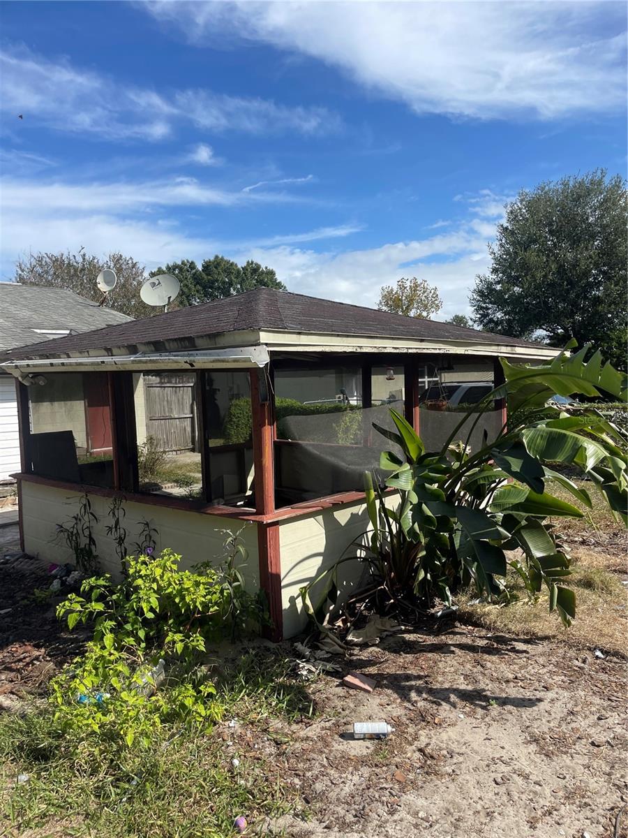 LADY LAKE APRIL HILLS - Residential