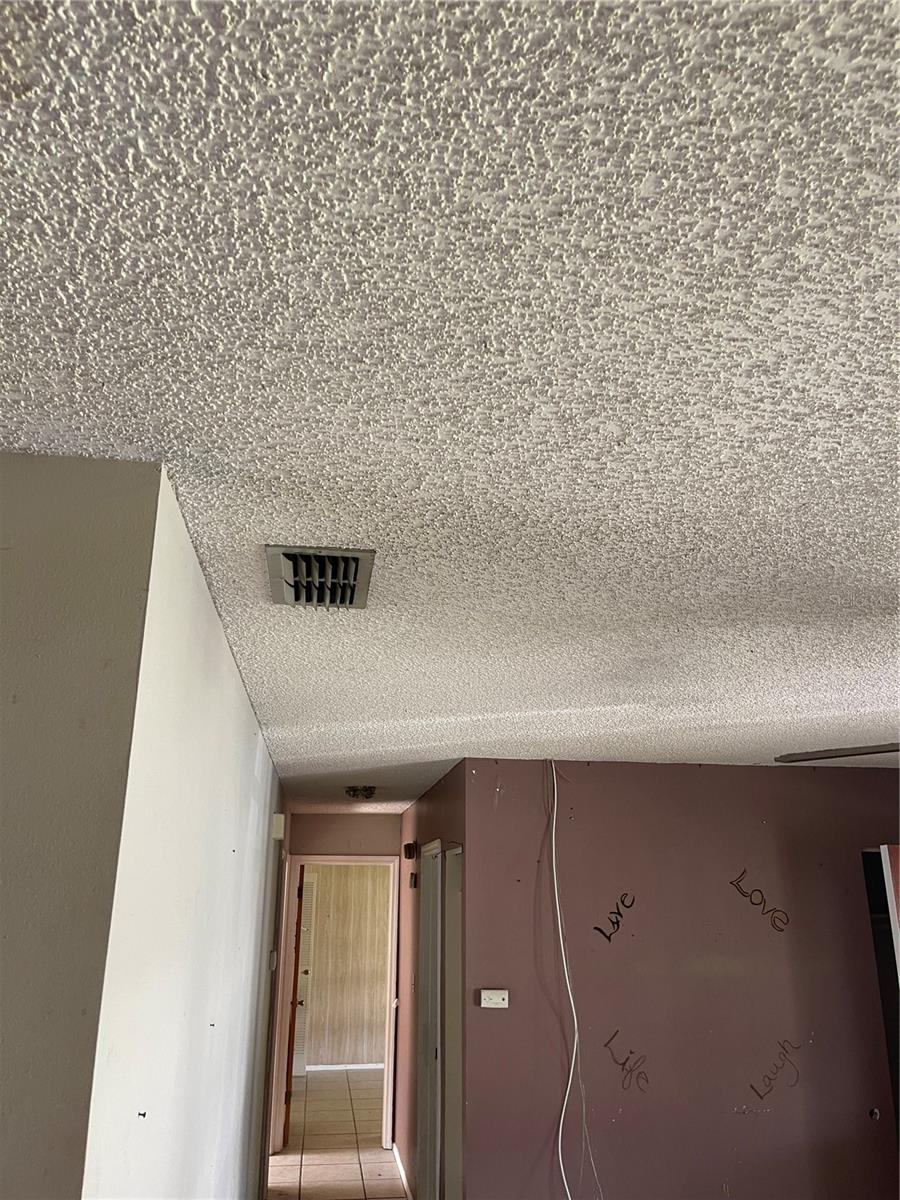 LADY LAKE APRIL HILLS - Residential