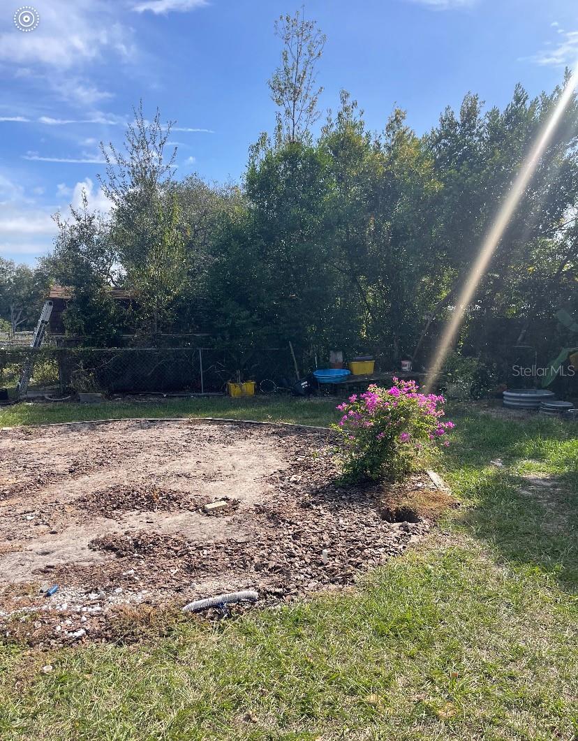 LADY LAKE APRIL HILLS - Residential