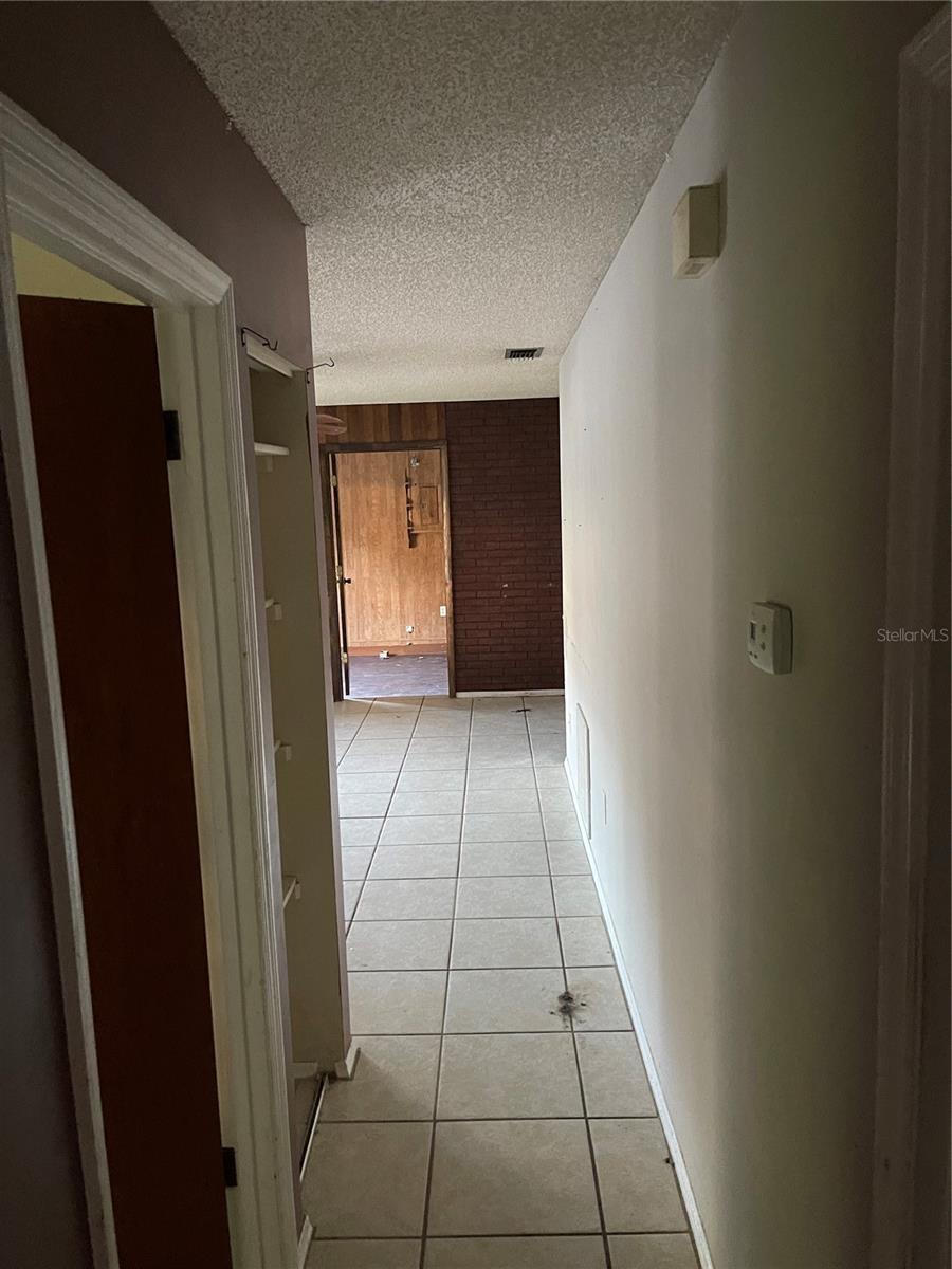 LADY LAKE APRIL HILLS - Residential