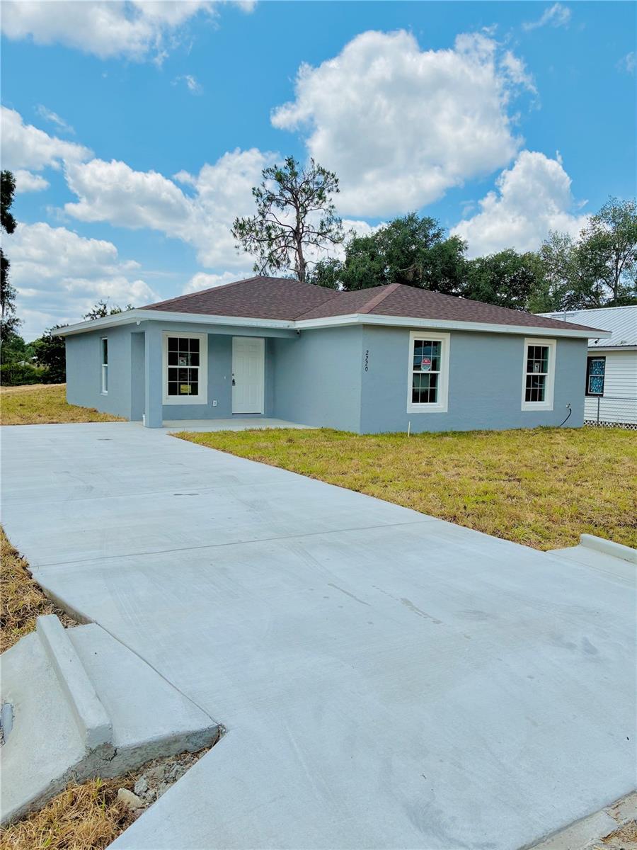2220 W LANIER STREET