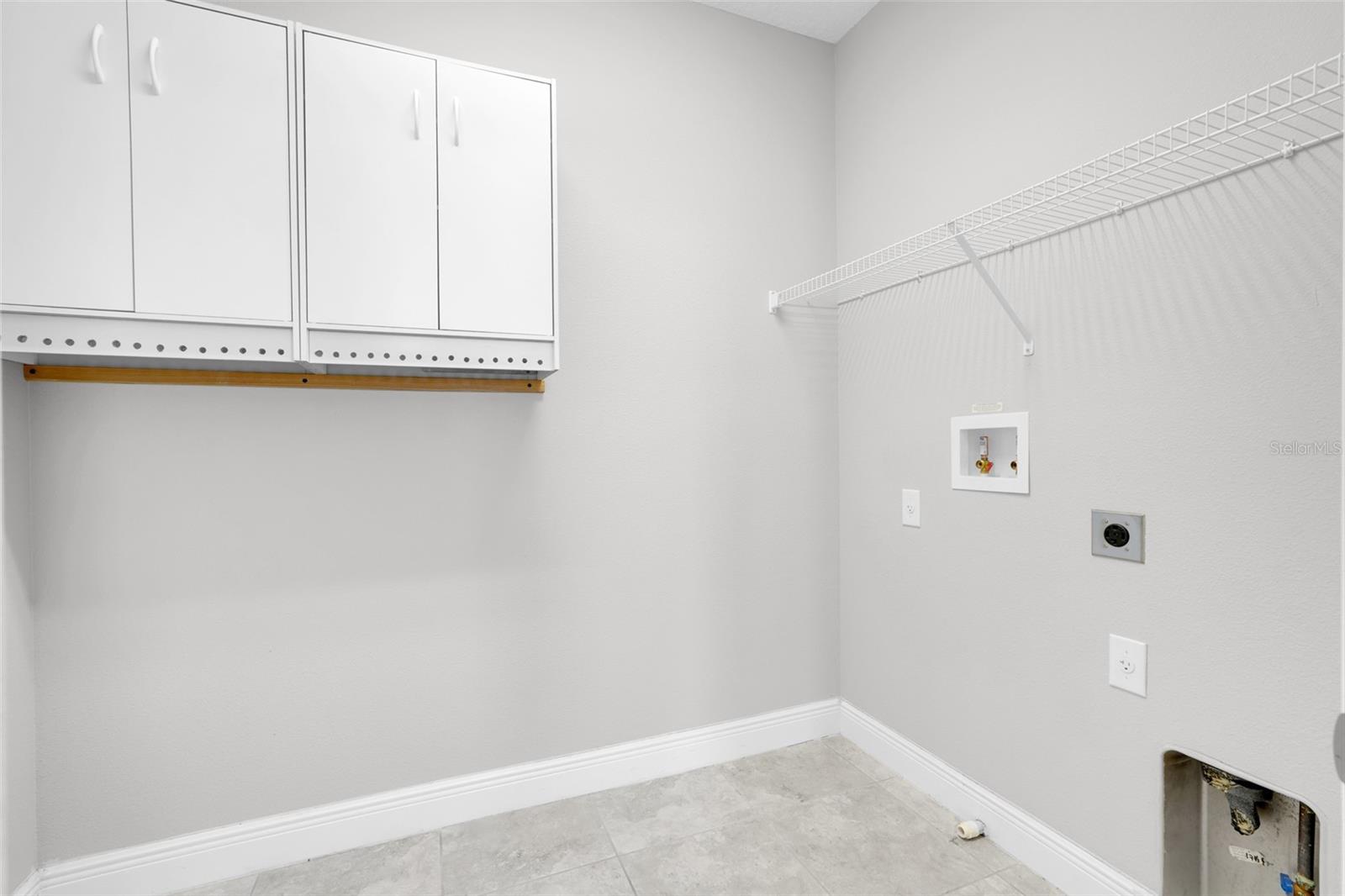 HILLTOP RESERVE - Residential Lease