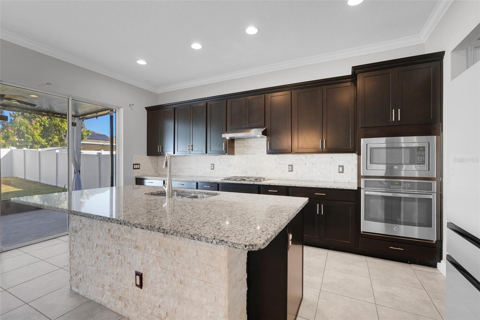 HILLTOP RESERVE - Residential Lease