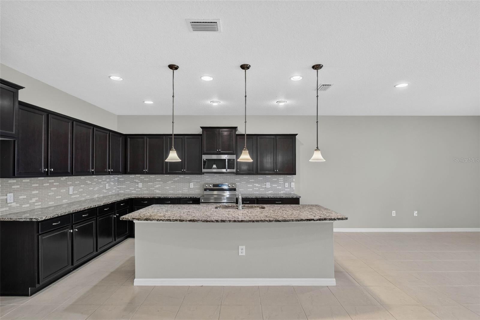 8924 BENGAL COURT