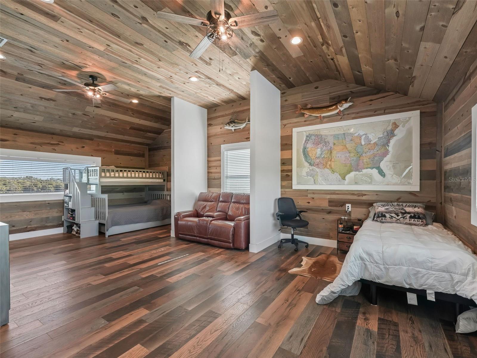 SADDLEBAGS RIDGE - Residential