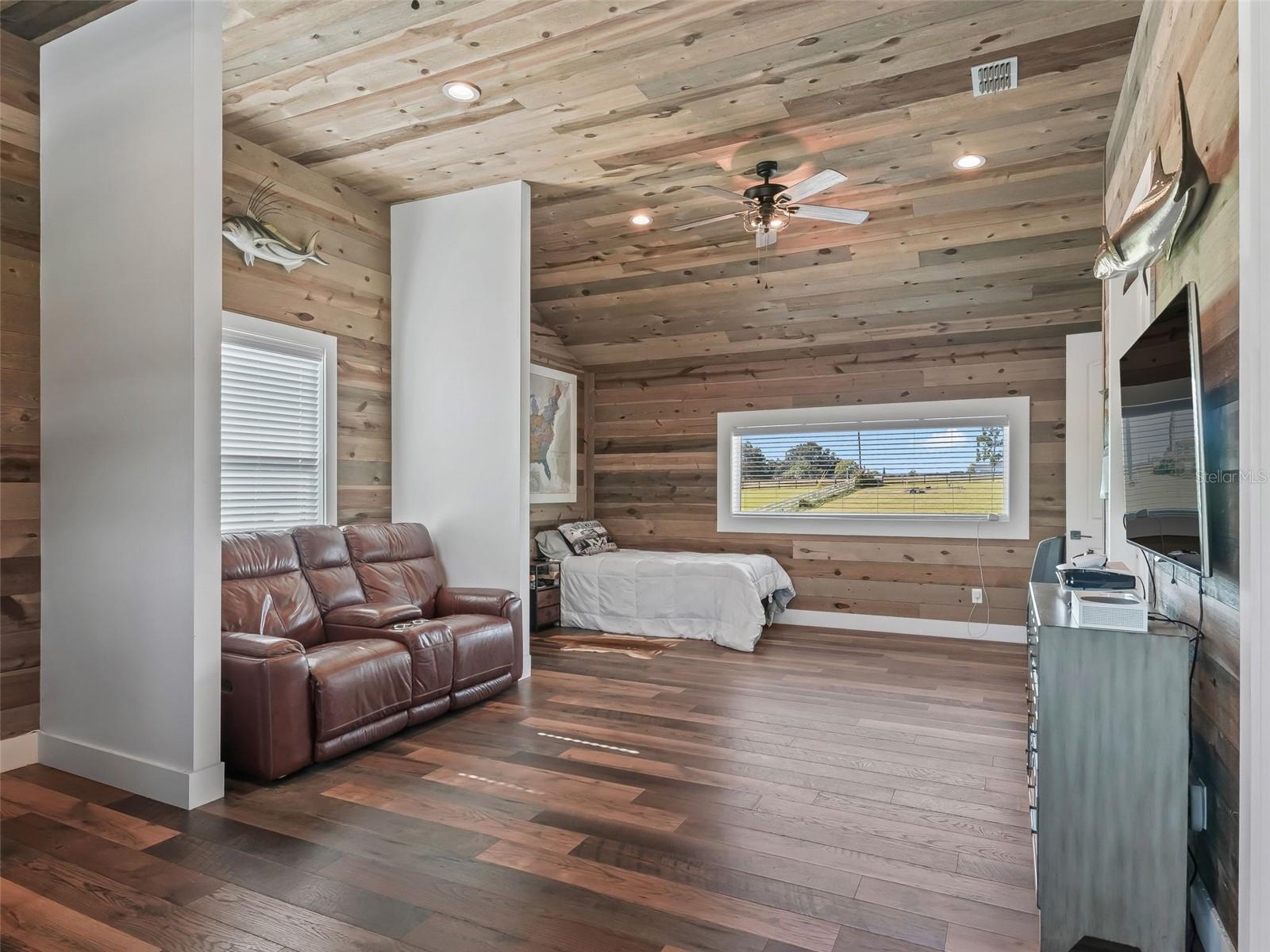 SADDLEBAGS RIDGE - Residential