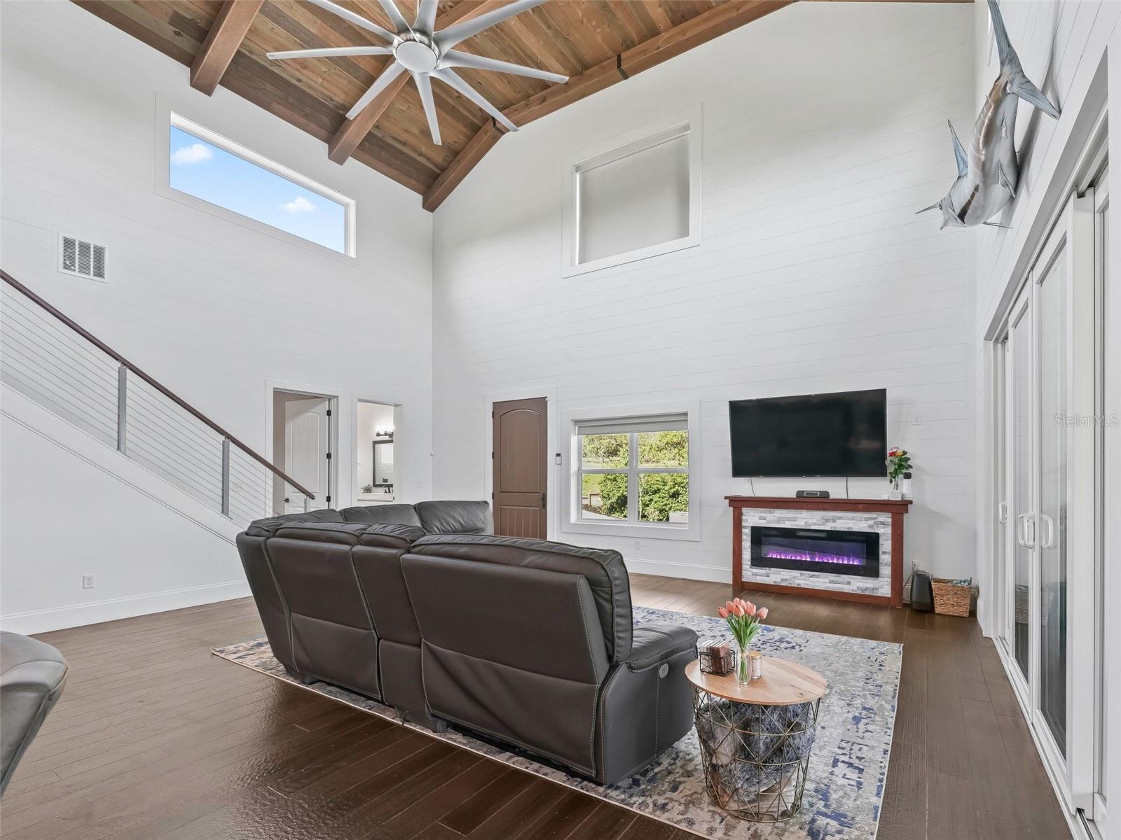 SADDLEBAGS RIDGE - Residential