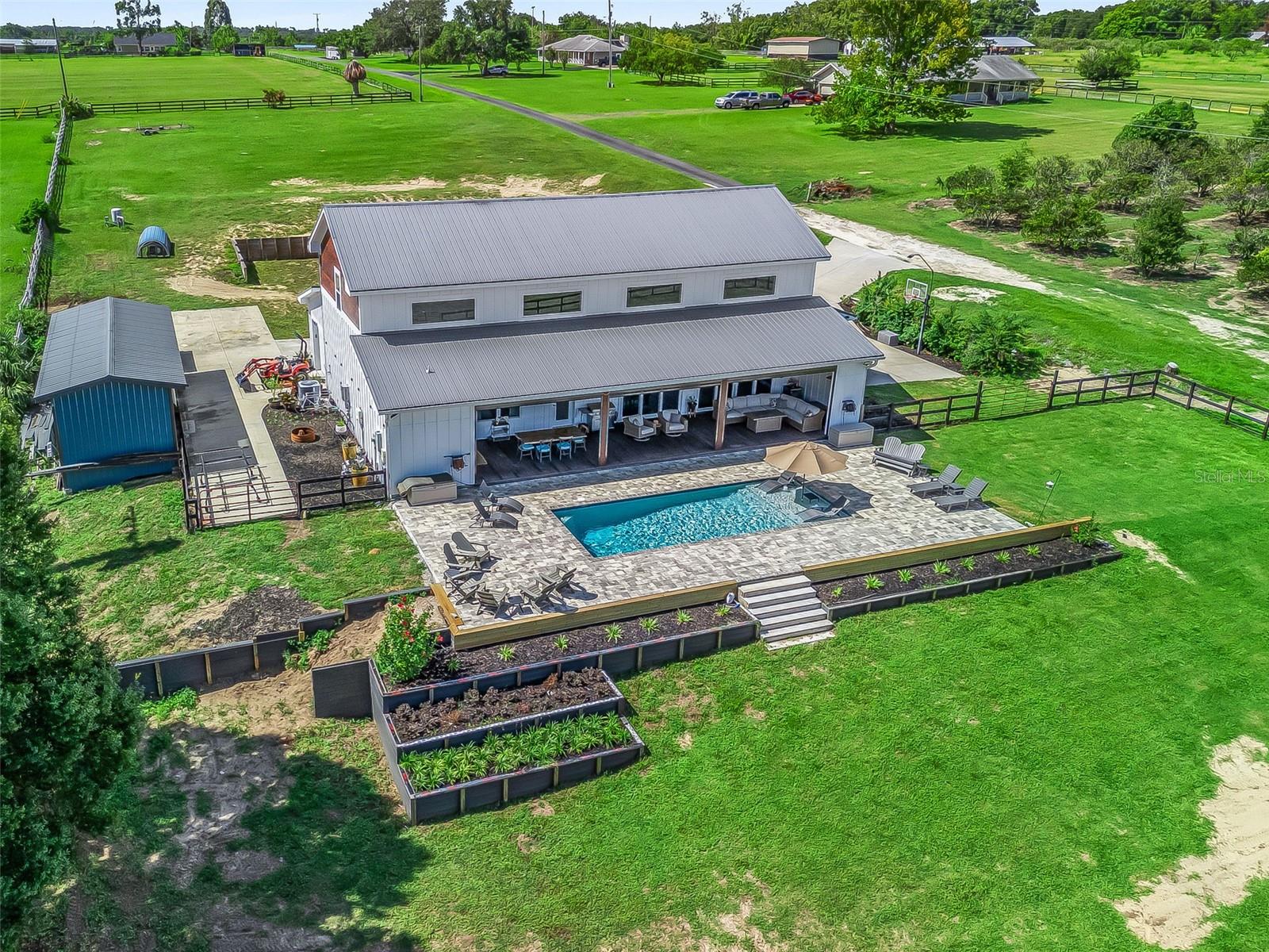 SADDLEBAGS RIDGE - Residential