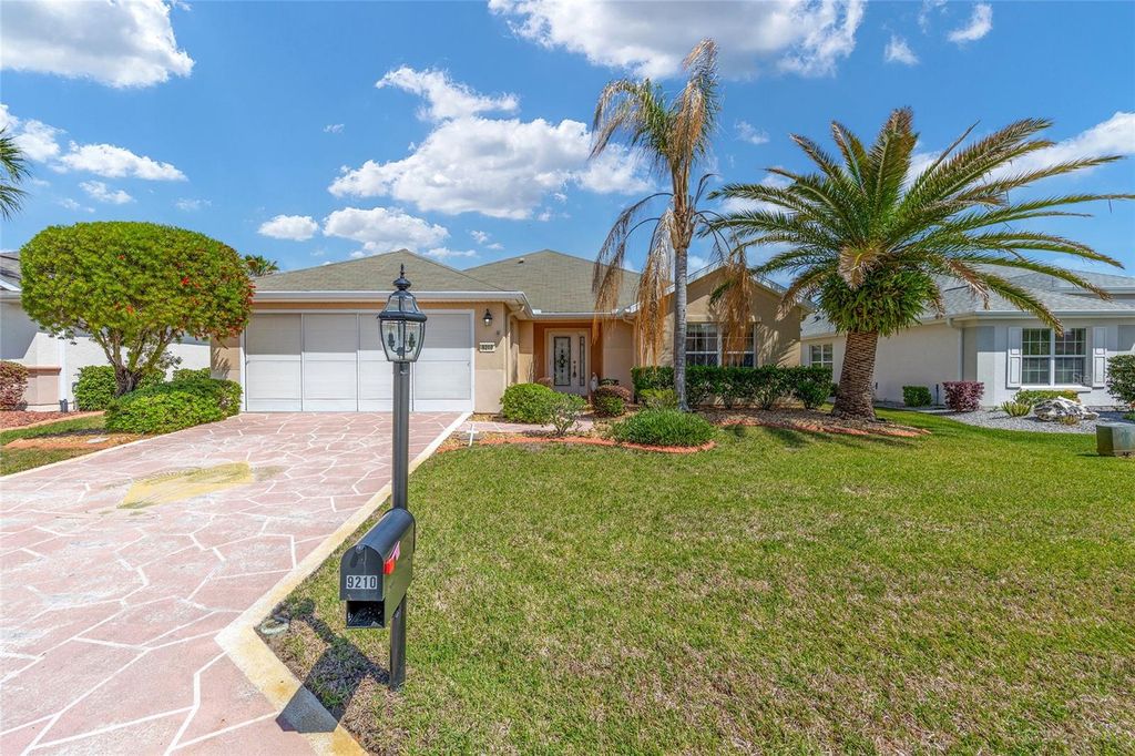 Photo of 9210 SE 118th Loop, Summerfield, FL 34491 (MLS # OM722246)