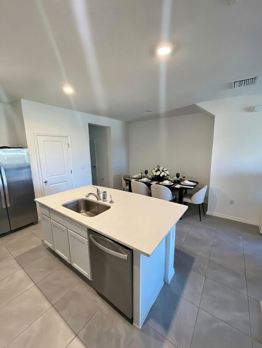 MEADOW RDG PH A-1 - Residential Lease