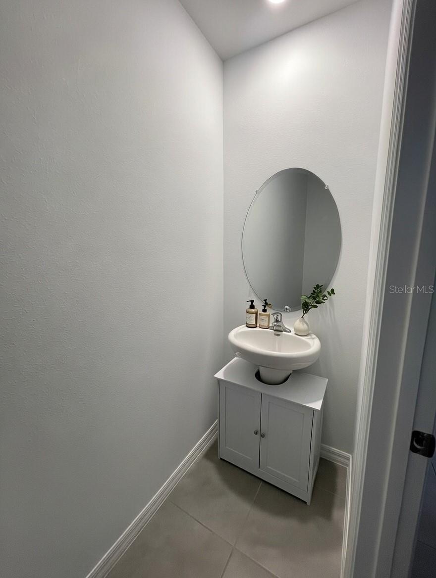 MEADOW RDG PH A-1 - Residential Lease