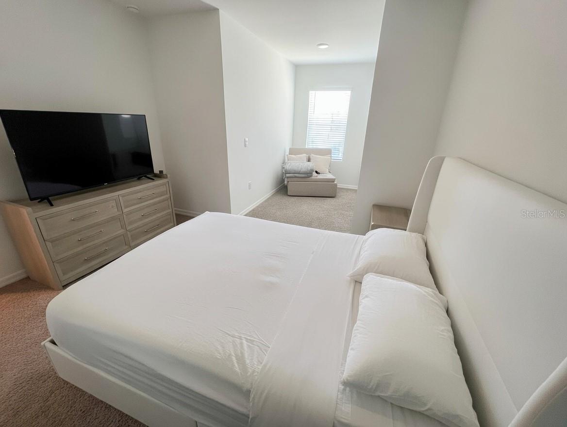 MEADOW RDG PH A-1 - Residential Lease