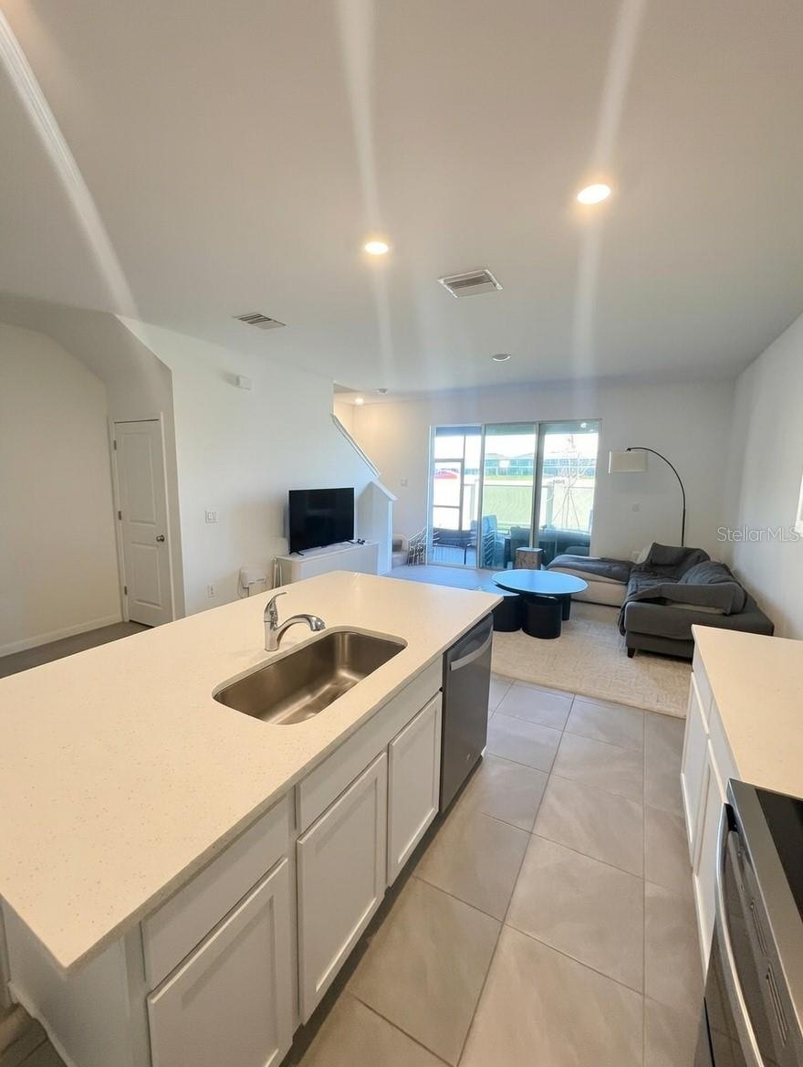 MEADOW RDG PH A-1 - Residential Lease