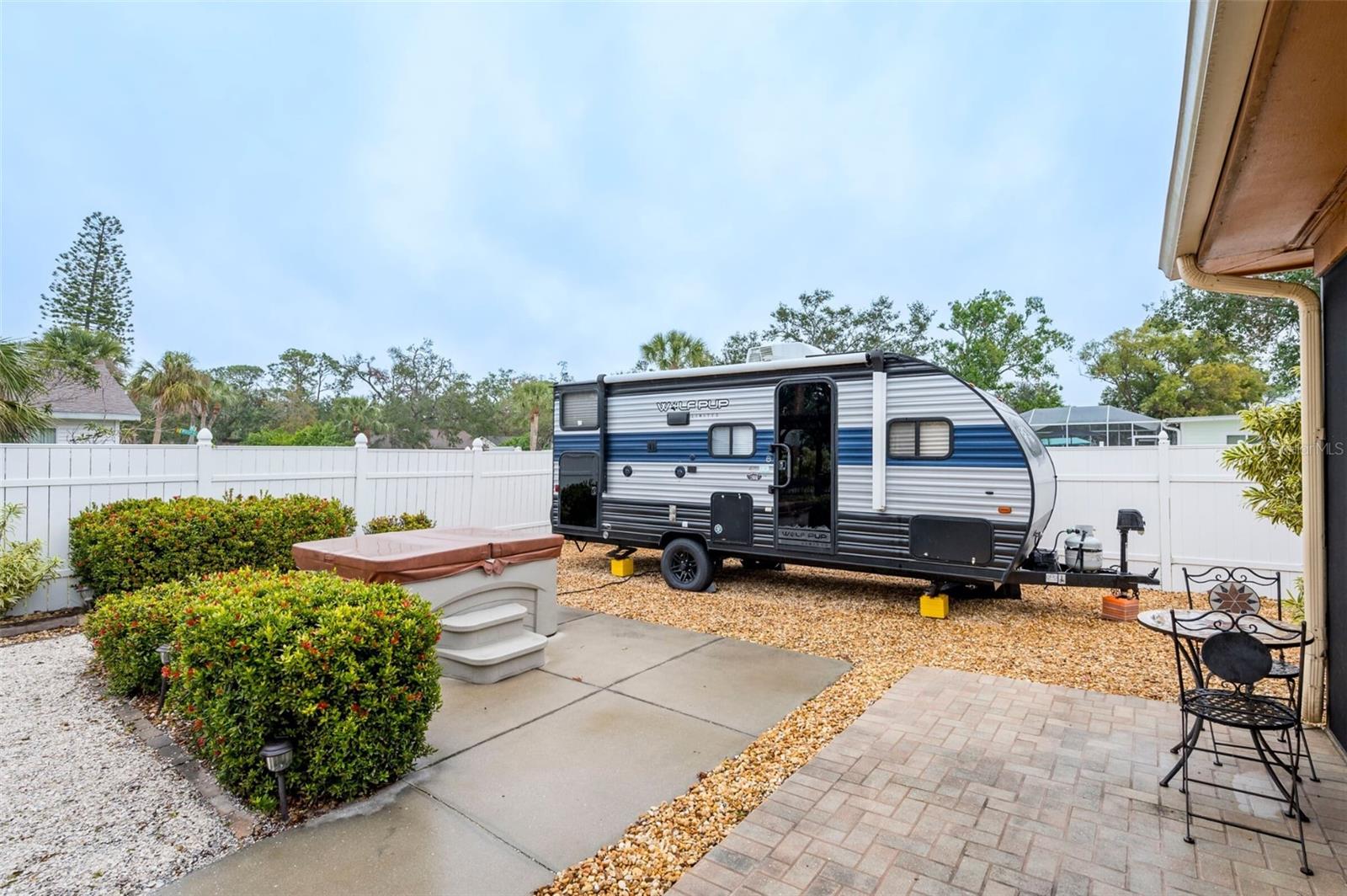 WOODPINE LAKE - Residential