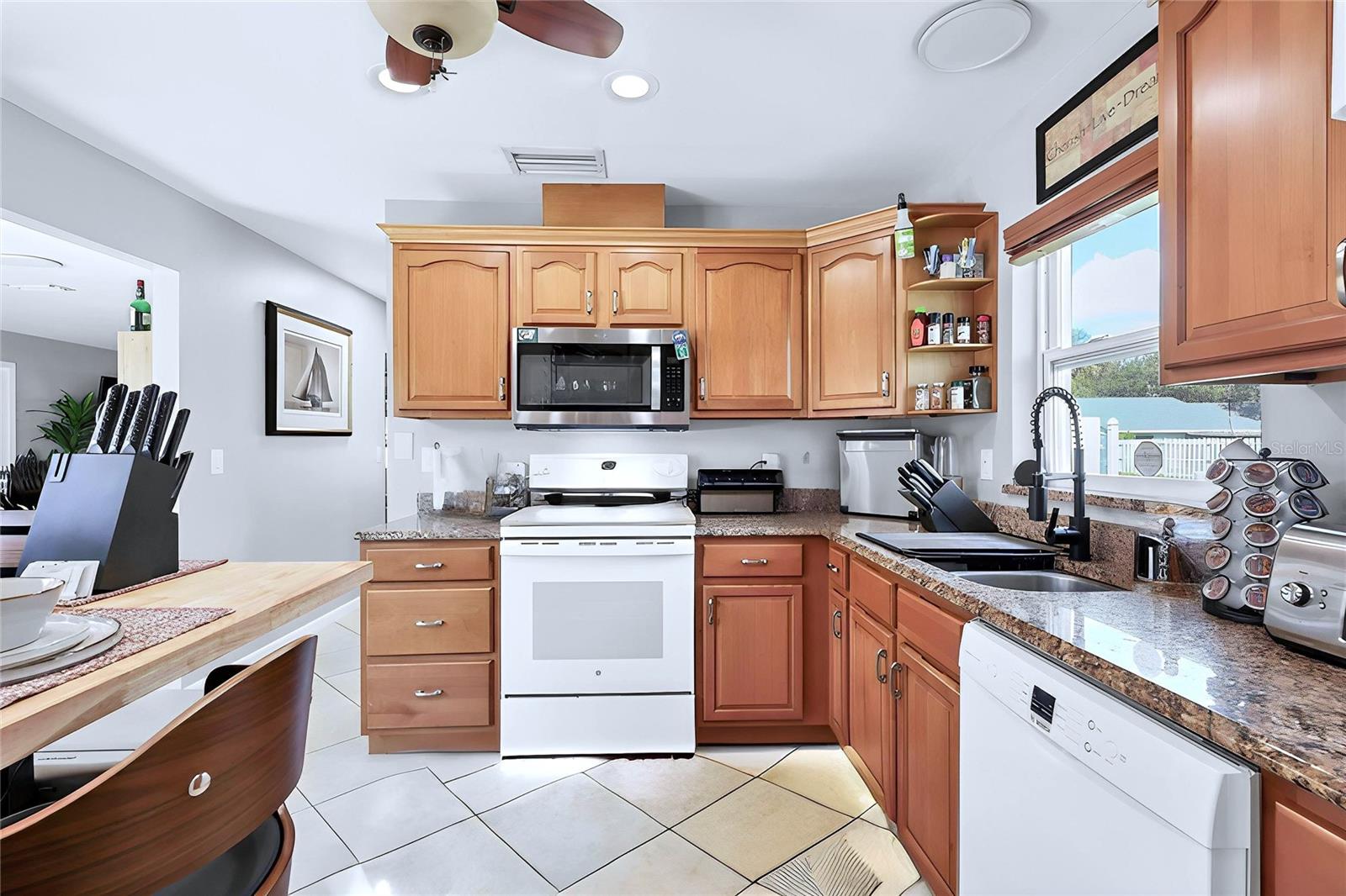 WOODPINE LAKE - Residential