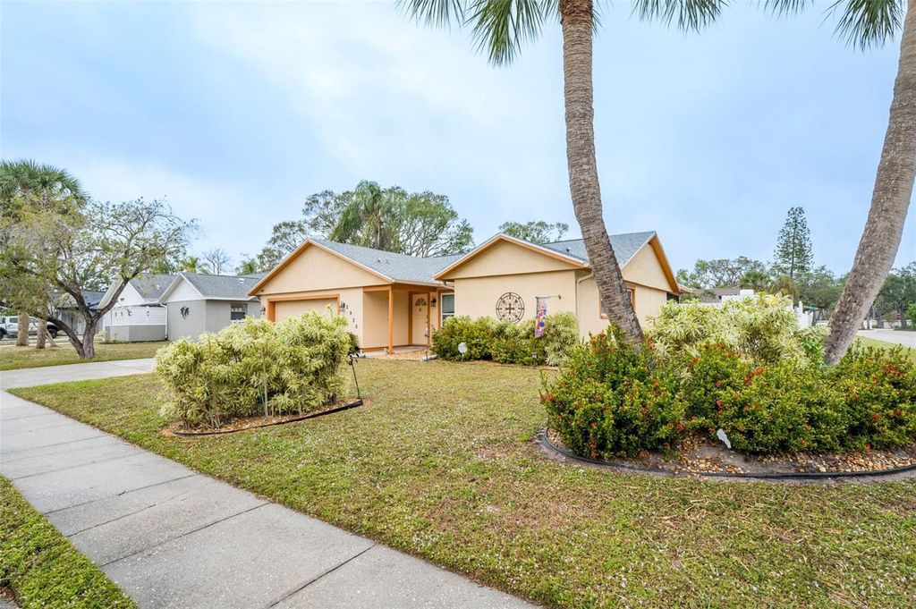 Photo of 2935 Woodpine Circle, Sarasota, FL 34231 (MLS # A4666892)