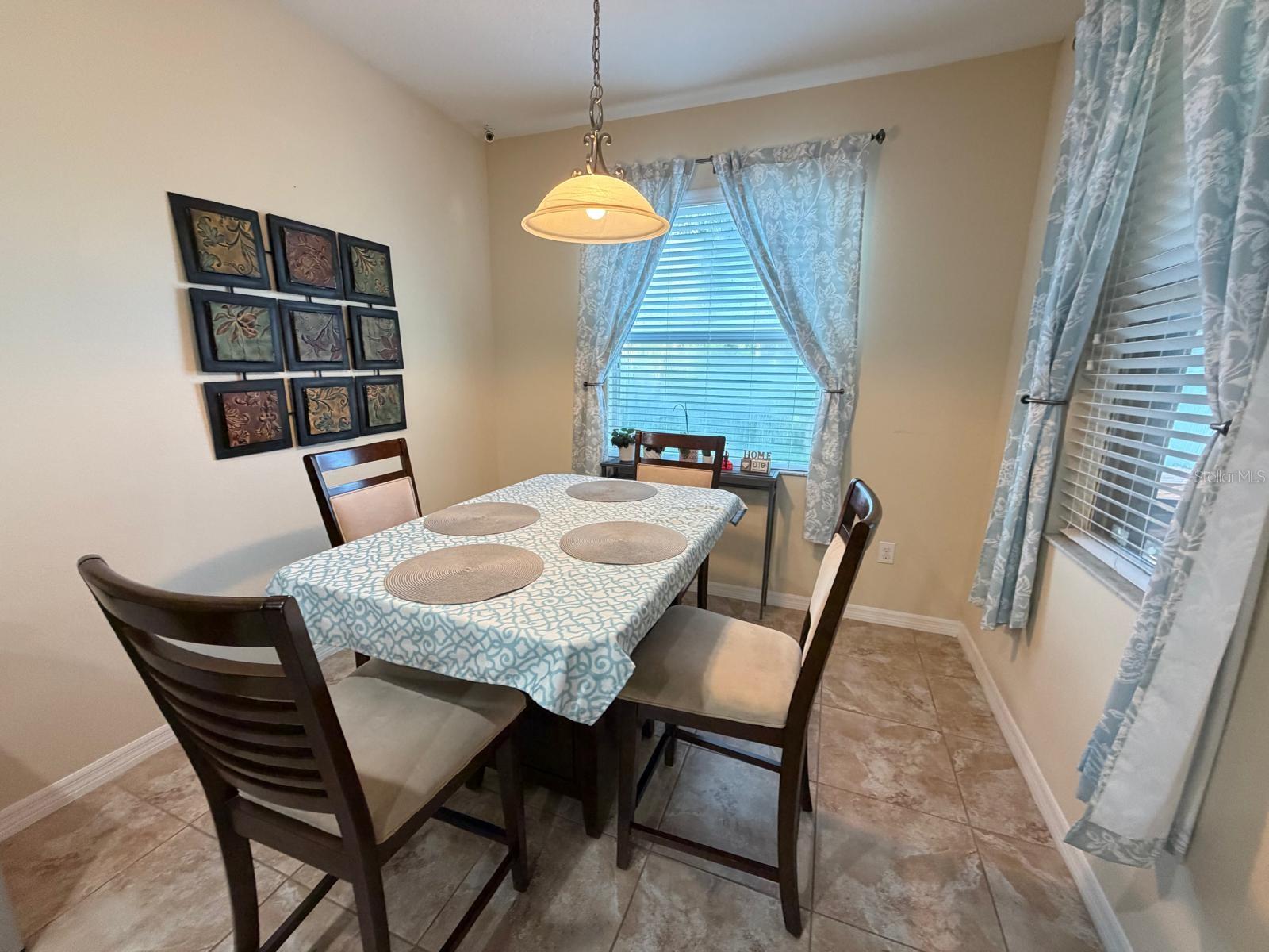 3748 ROUND TABLE COURT