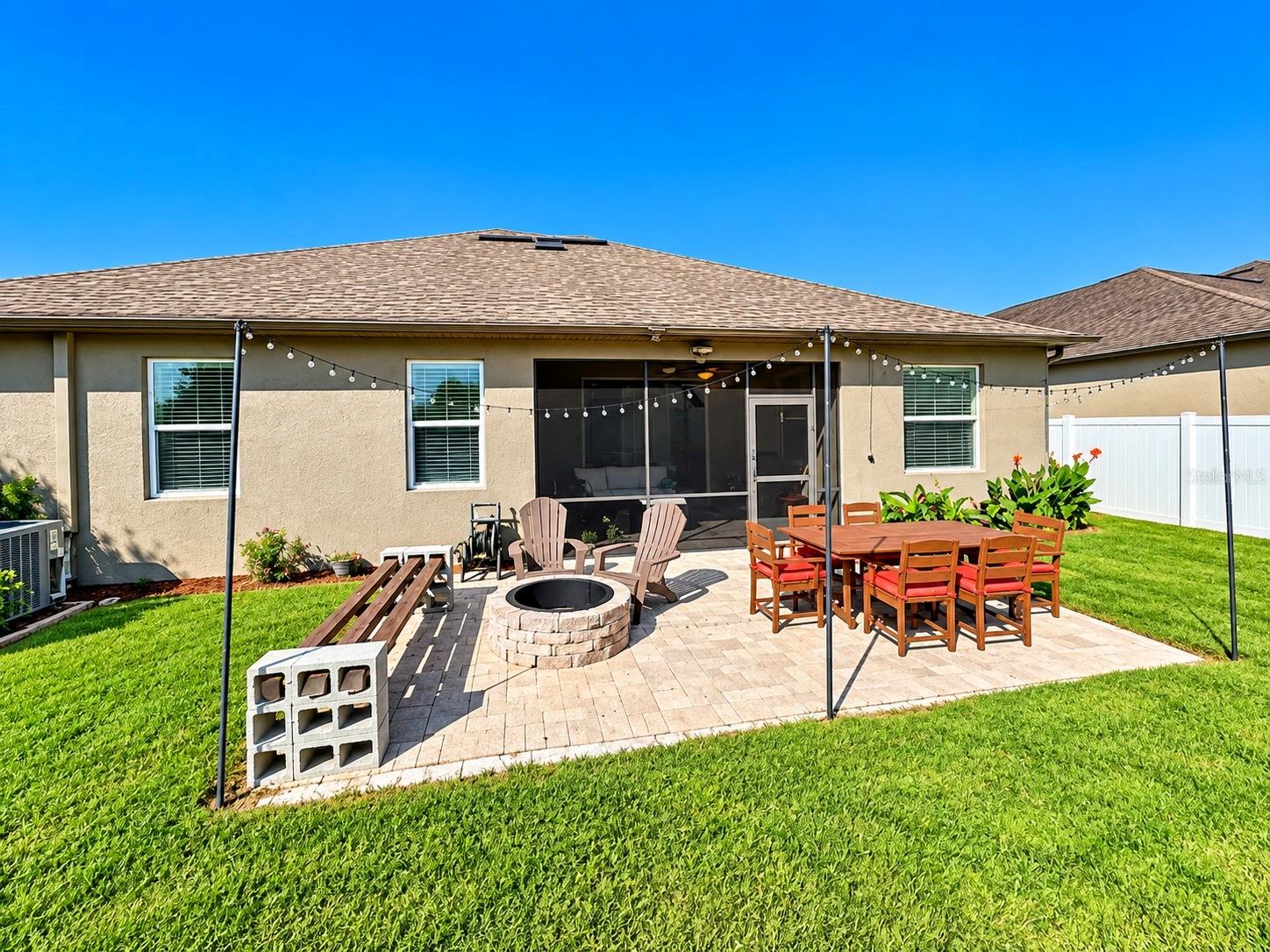 3748 ROUND TABLE COURT