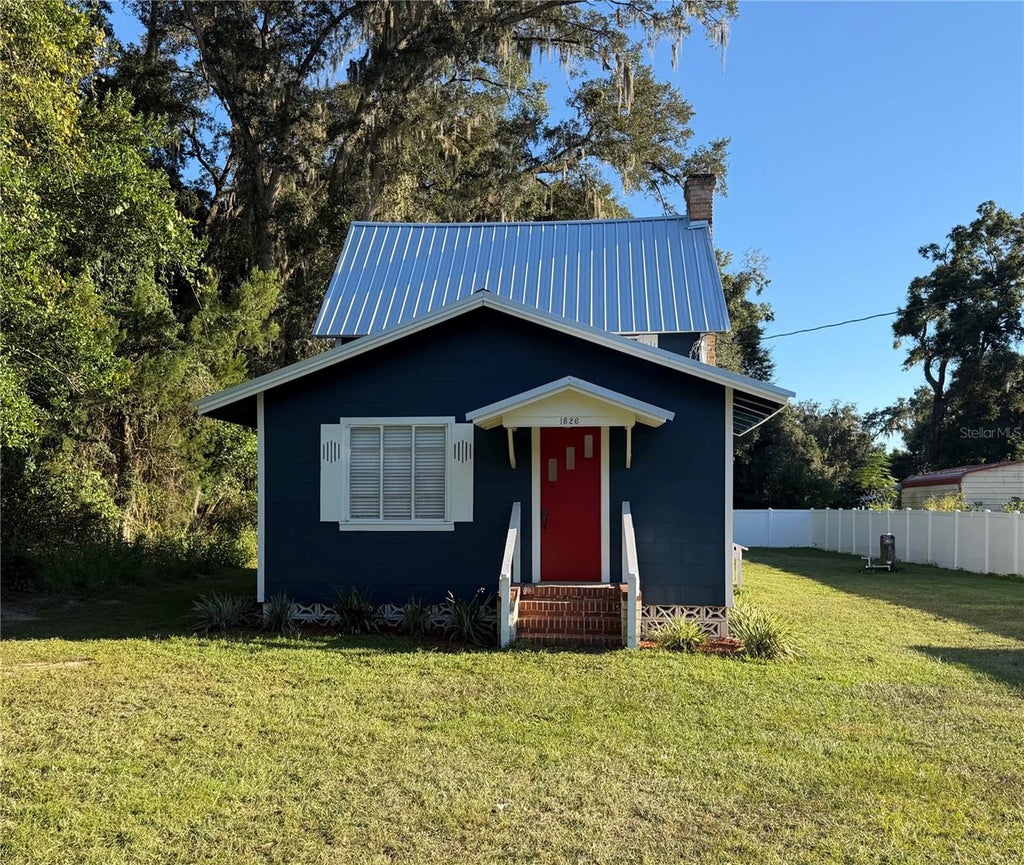 Photo of 1826 NE 63rd Street, Ocala, FL 34479 (MLS # OM732951)