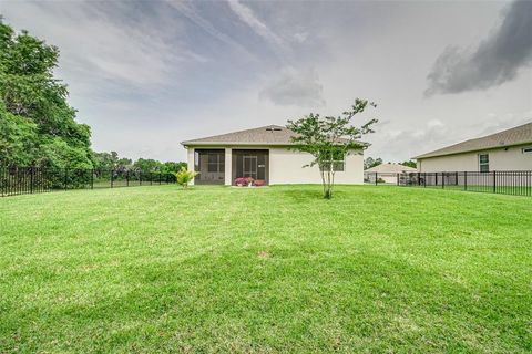 A home in WINTER HAVEN