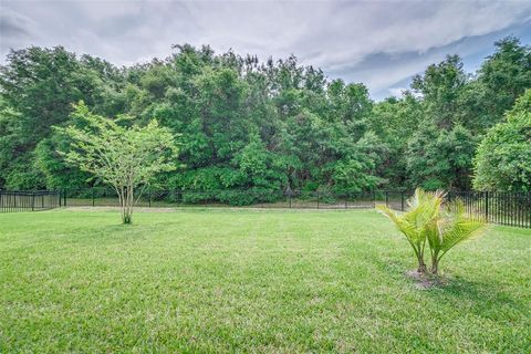 A home in WINTER HAVEN