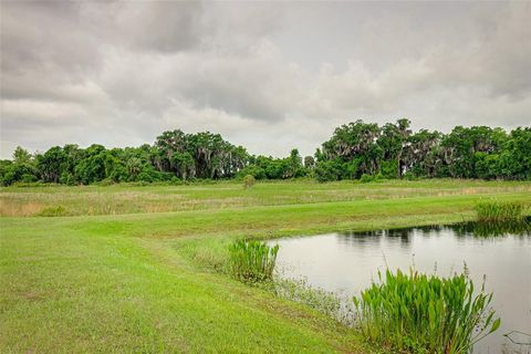 A home in WINTER HAVEN