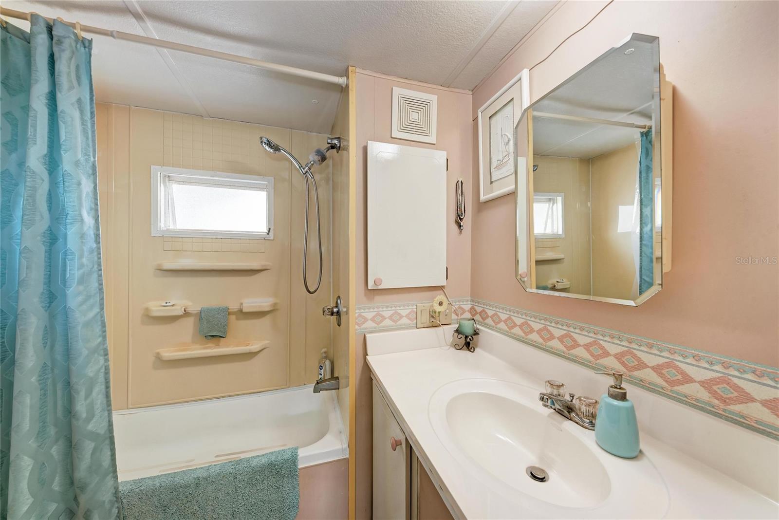 PARADISE BAY ESTATES CO-OP - Residential