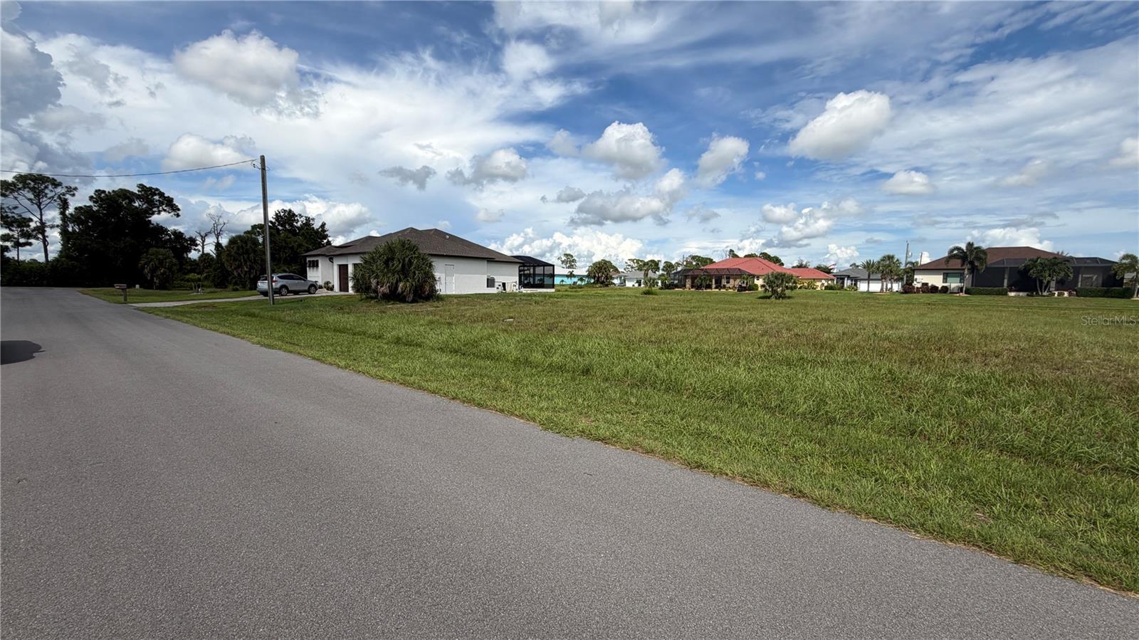 176 W PINE VALLEY LANE