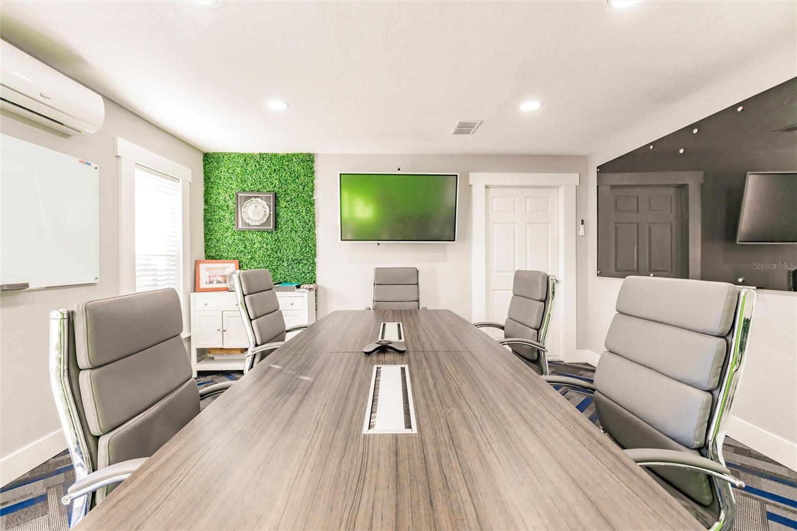 GILCHRISTS & BALDWINS SUB - Commercial Sale