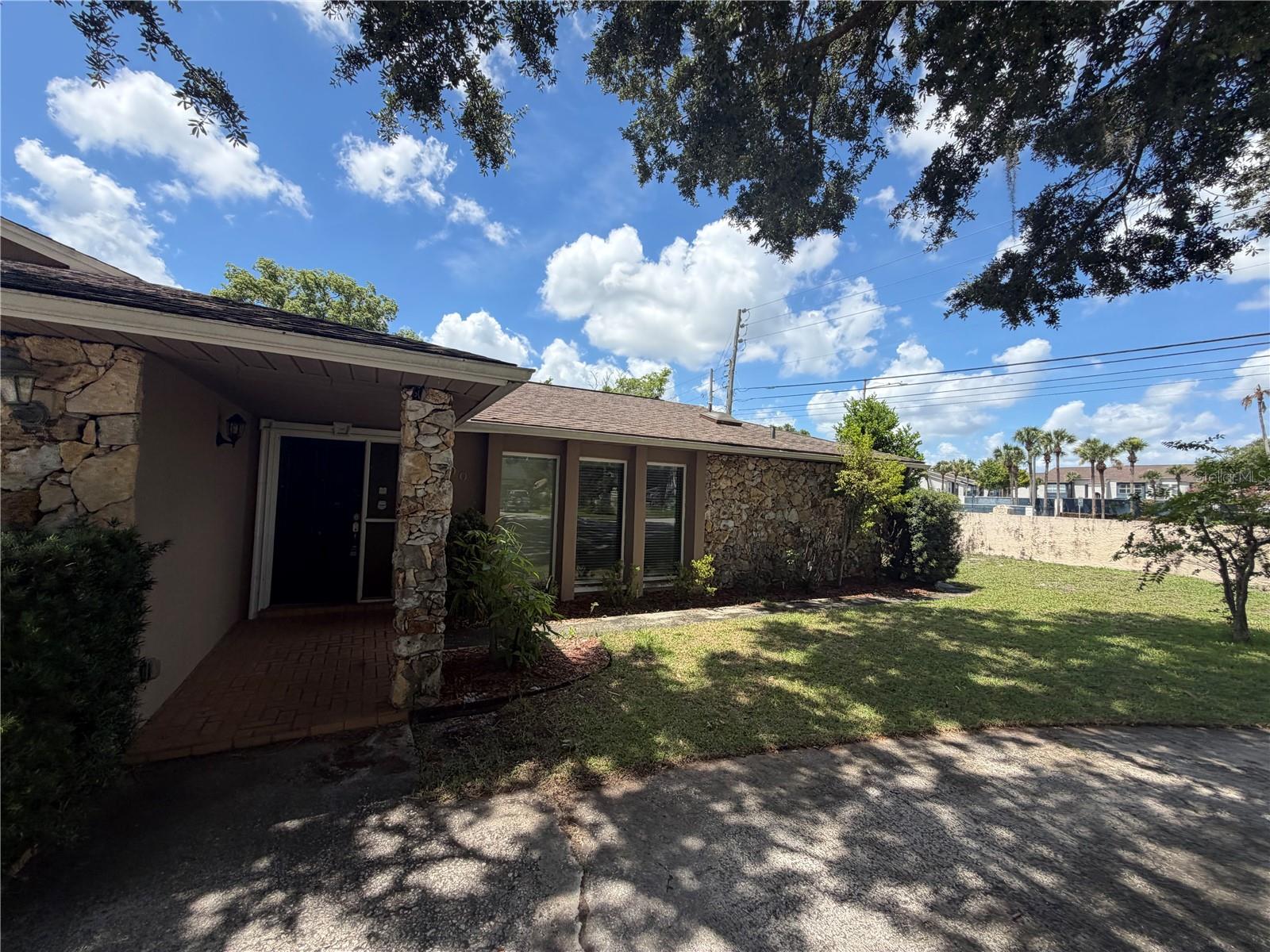 7500 WAUNATTA COURT