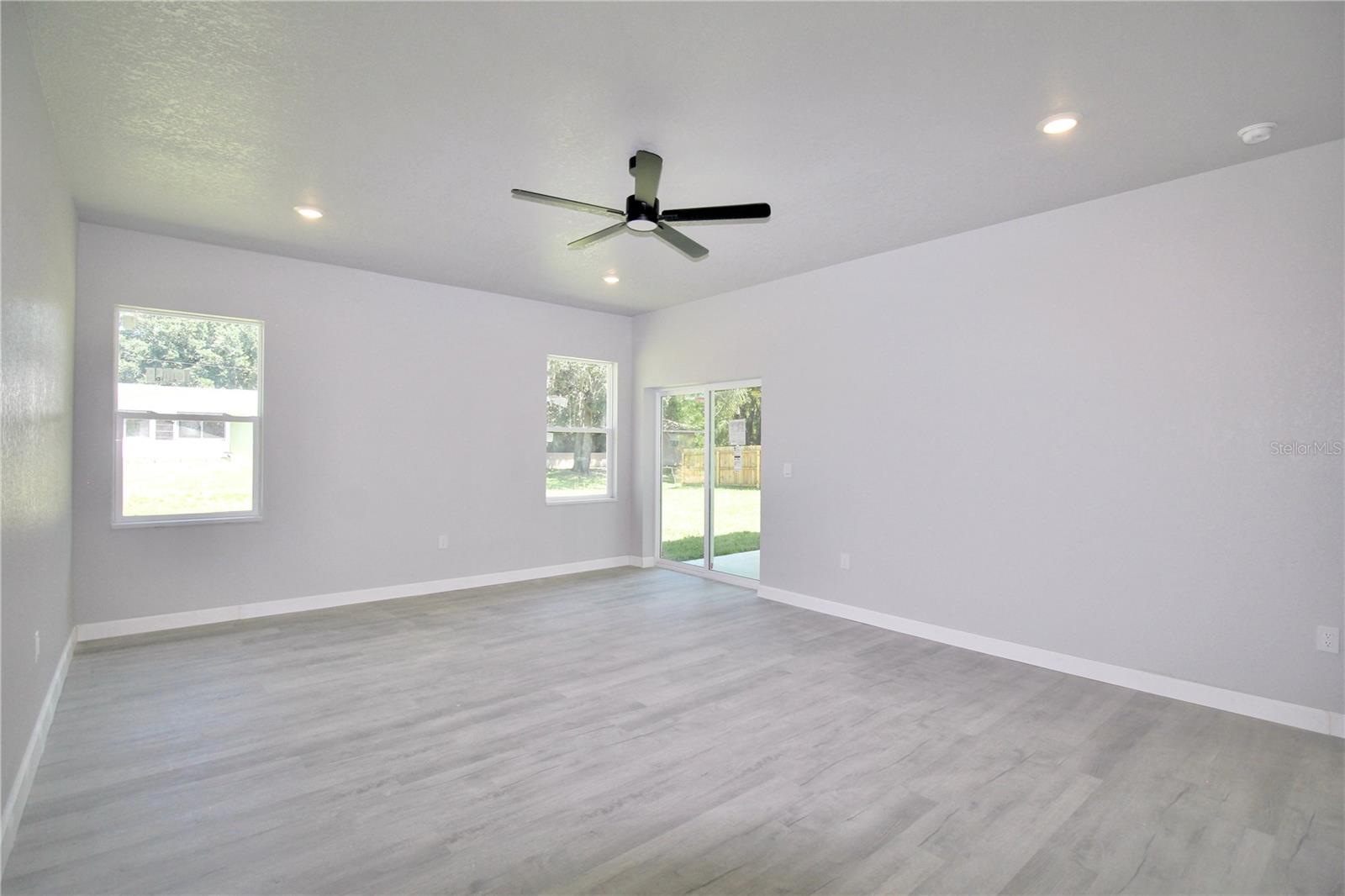 SUN N LAKE - Residential